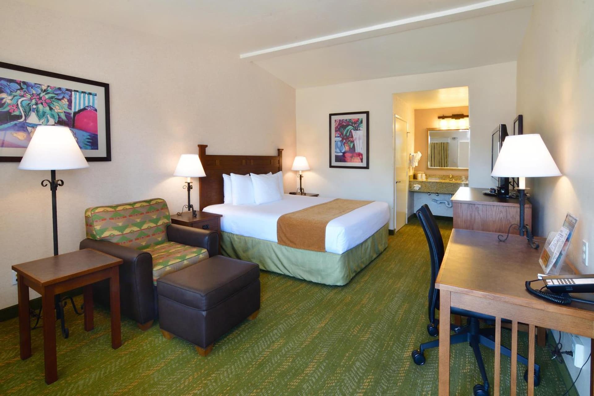 Lamplighter Inn & Suites at SDSU gallery photo in San Diego, CA — image 10