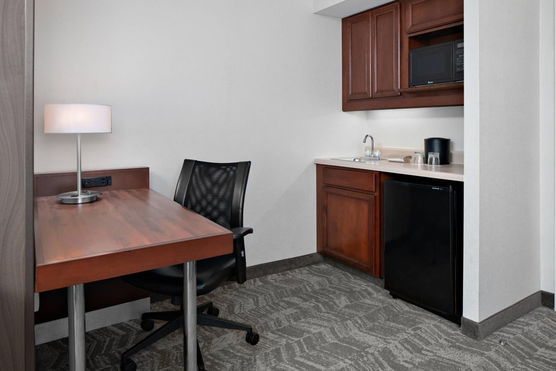 SpringHill Suites by Marriott Chicago O'Hare property views in Rosemont, IL — gallery photo 3