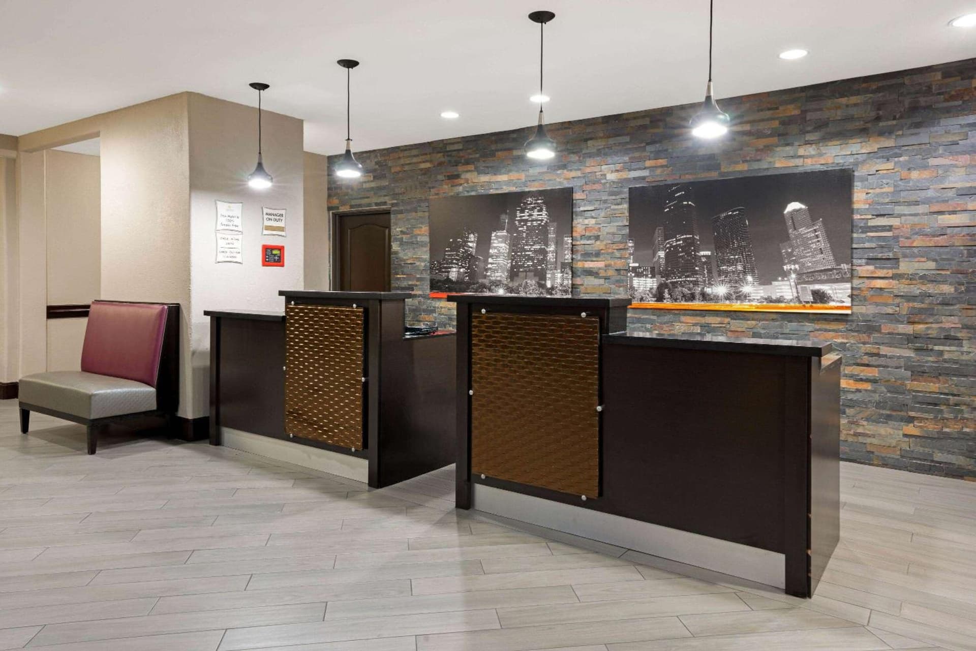 La Quinta by Wyndham Houston IAH Bush Intl Airport E gallery photo in Humble, TX — image 23
