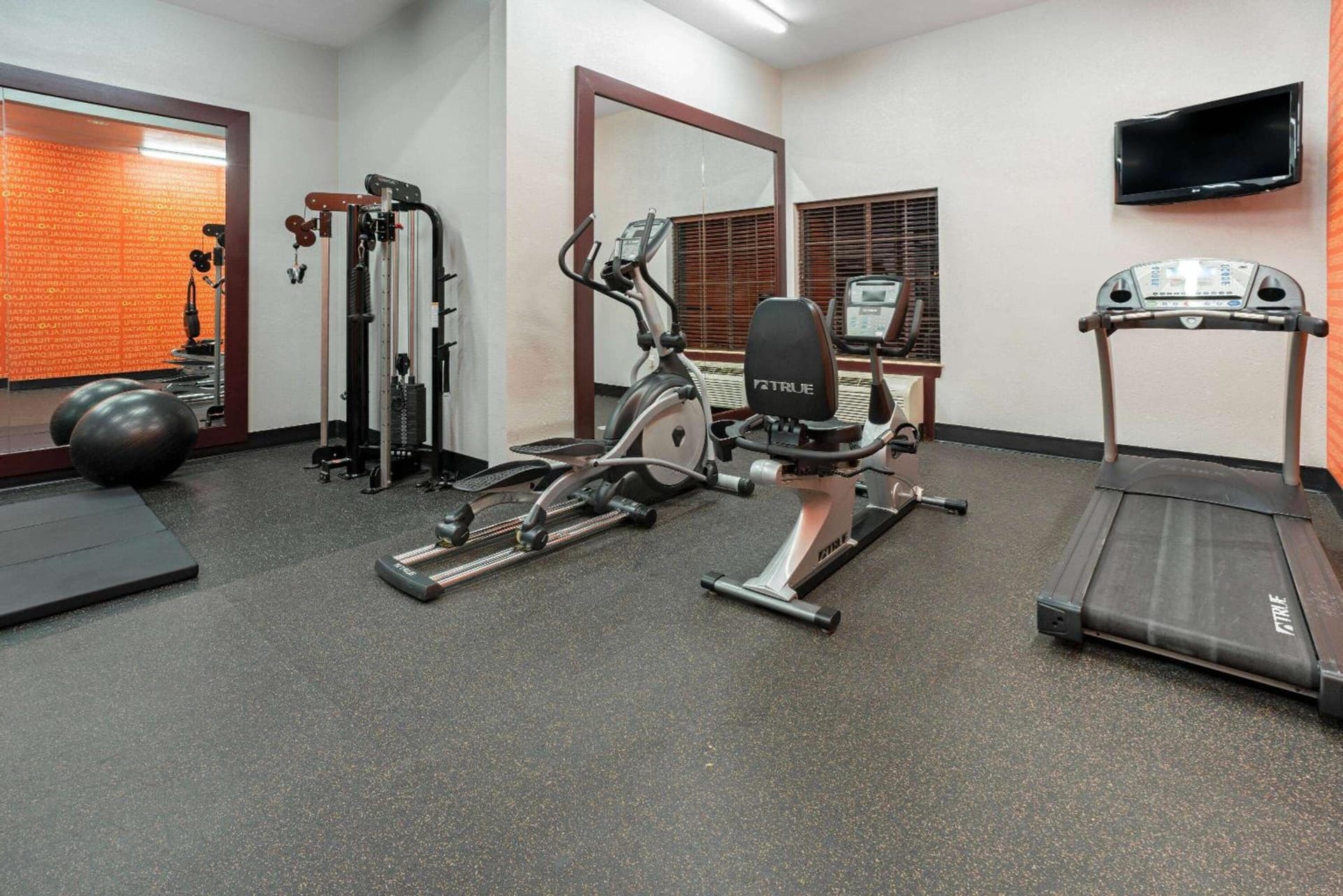 La Quinta by Wyndham Houston IAH Bush Intl Airport E gallery photo in Humble, TX — image 32