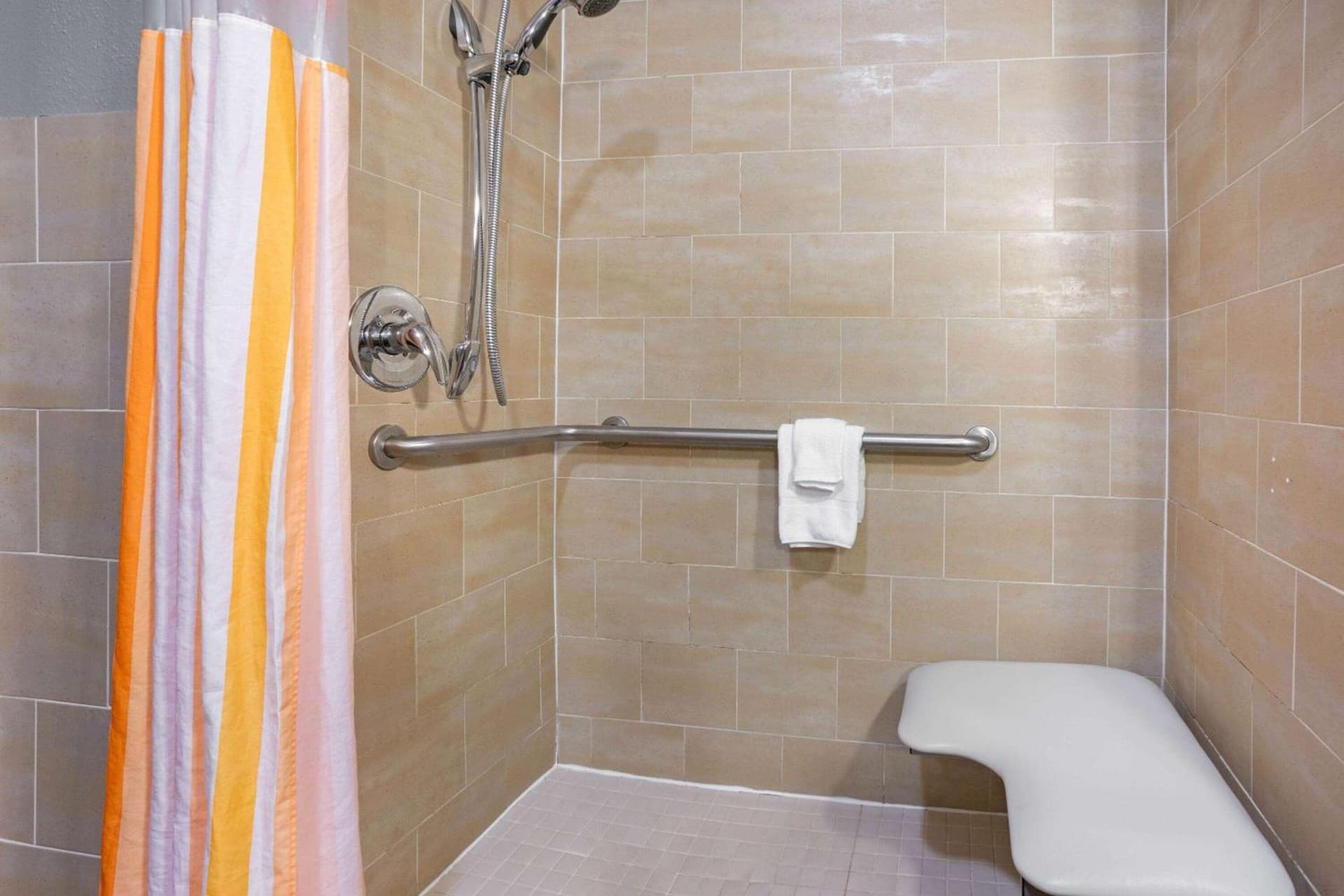 La Quinta by Wyndham Houston IAH Bush Intl Airport E property views in Humble, TX — gallery photo 3