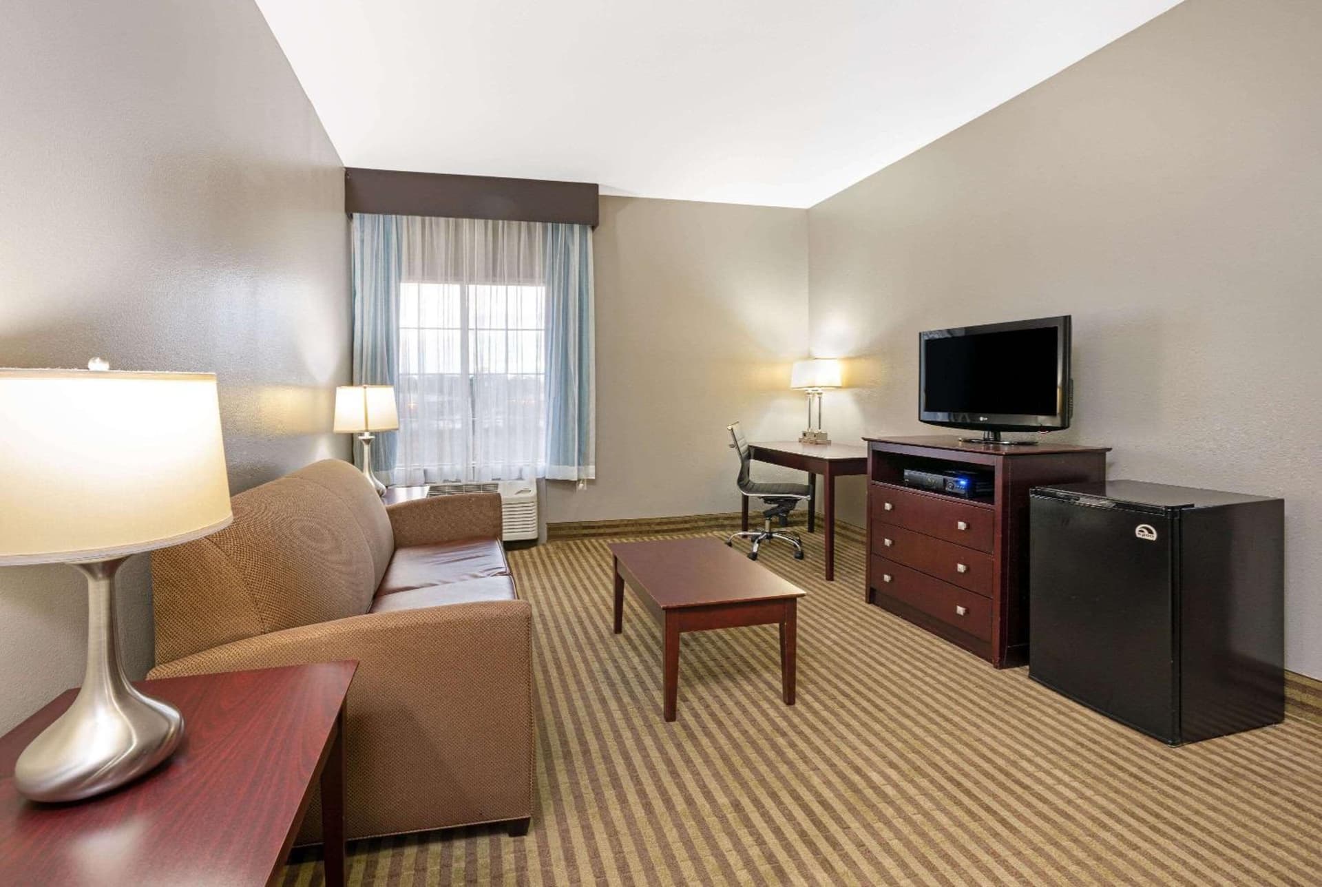 La Quinta by Wyndham Houston IAH Bush Intl Airport E gallery photo in Humble, TX — image 46