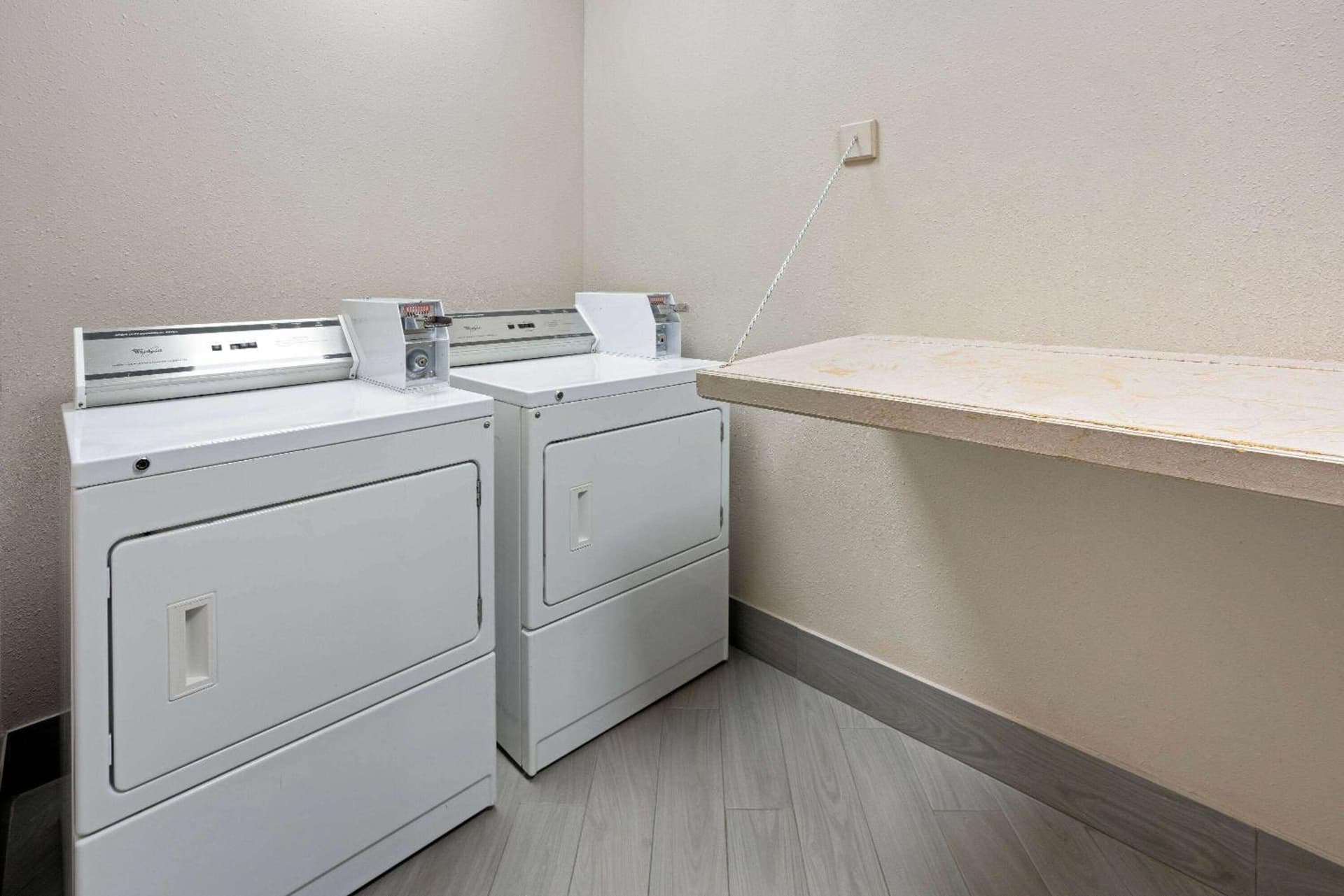 La Quinta by Wyndham Houston IAH Bush Intl Airport E gallery photo in Humble, TX — image 15