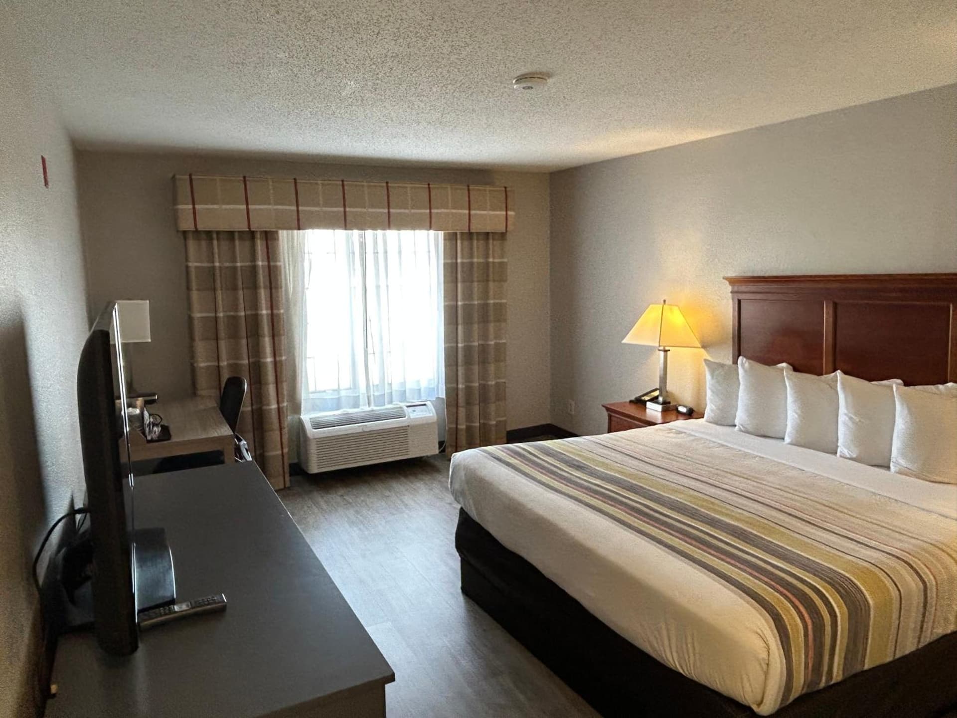 Country Inn & Suites by Radisson, Grand Rapids Airport, MI gallery photo in Grand Rapids, MI — image 55