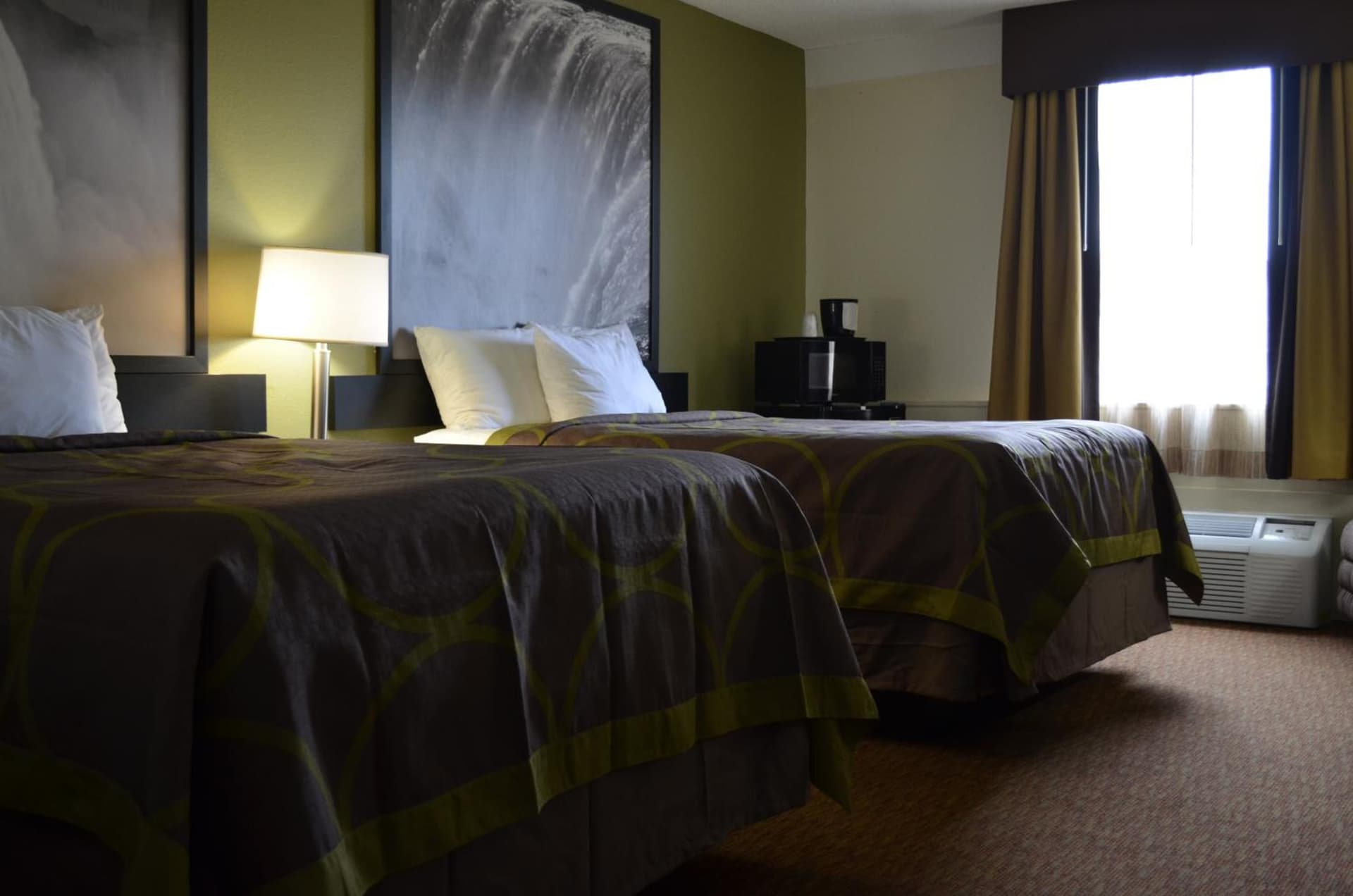 SuperB Hamburg Motel property views in Hamburg, NY — gallery photo 3