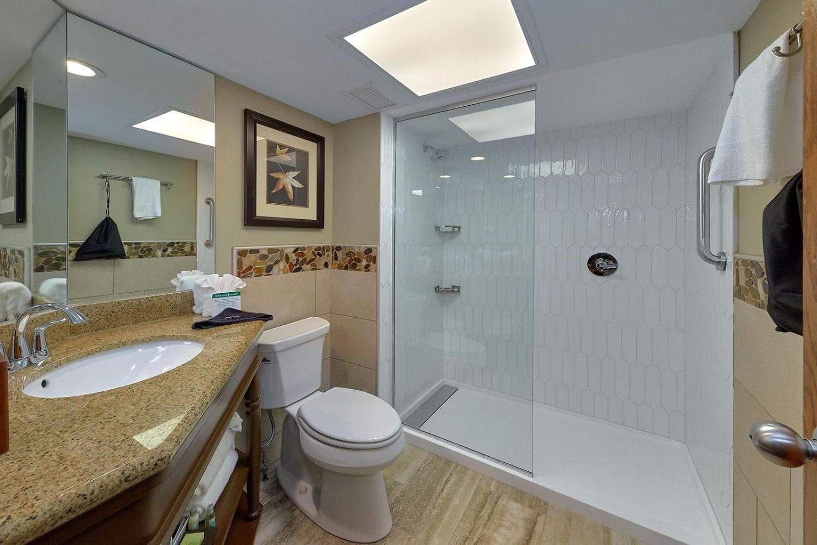 The Inn On The River interior in Pigeon Forge, TN — gallery photo 2