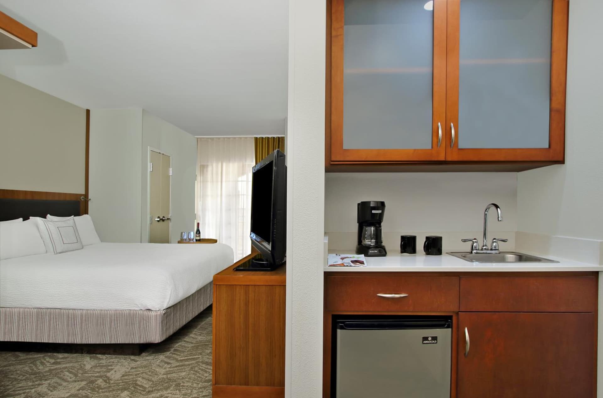 SpringHill Suites by Marriott Madera interior in Madera, CA — gallery photo 2