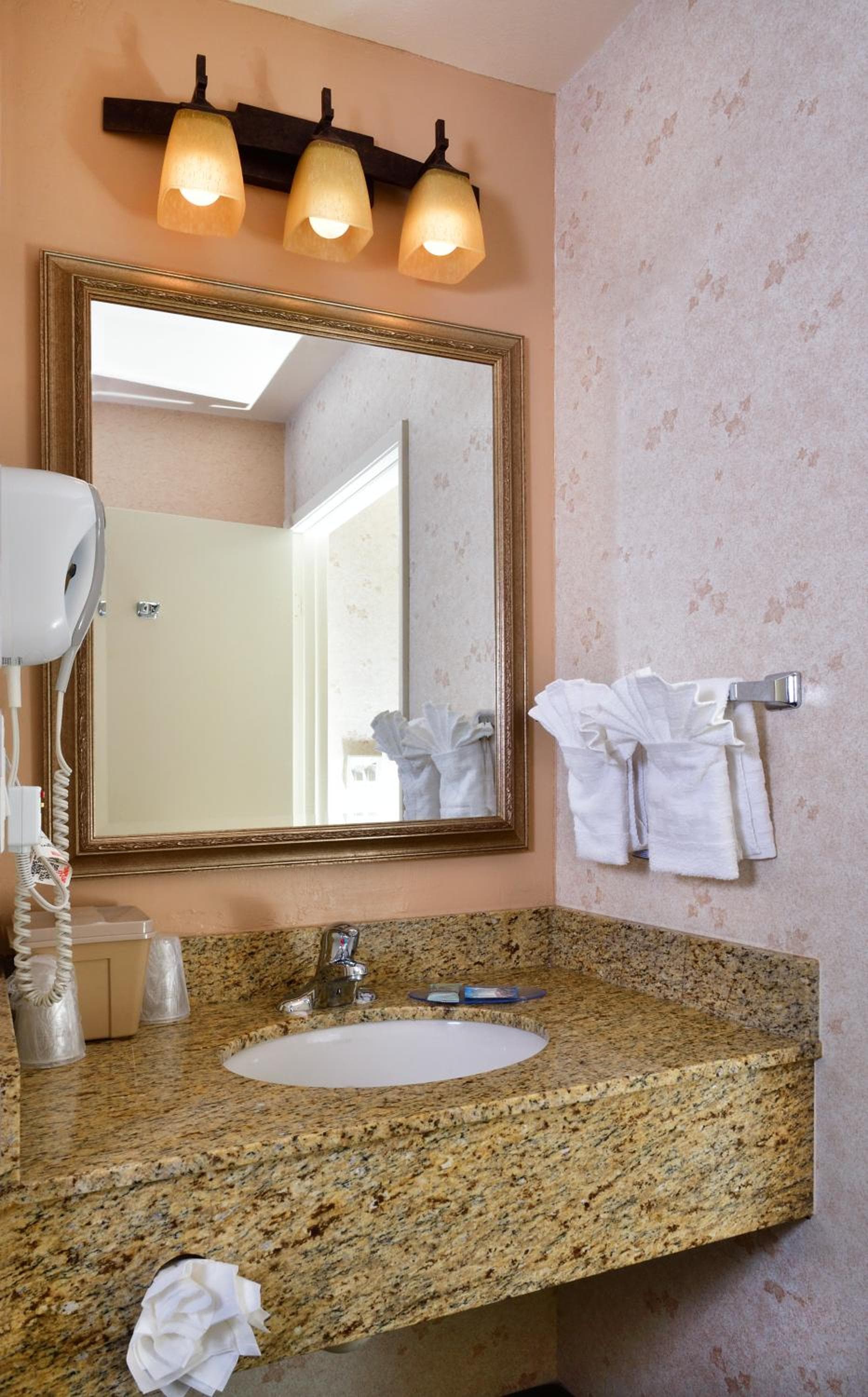 Lamplighter Inn & Suites at SDSU gallery photo in San Diego, CA — image 5