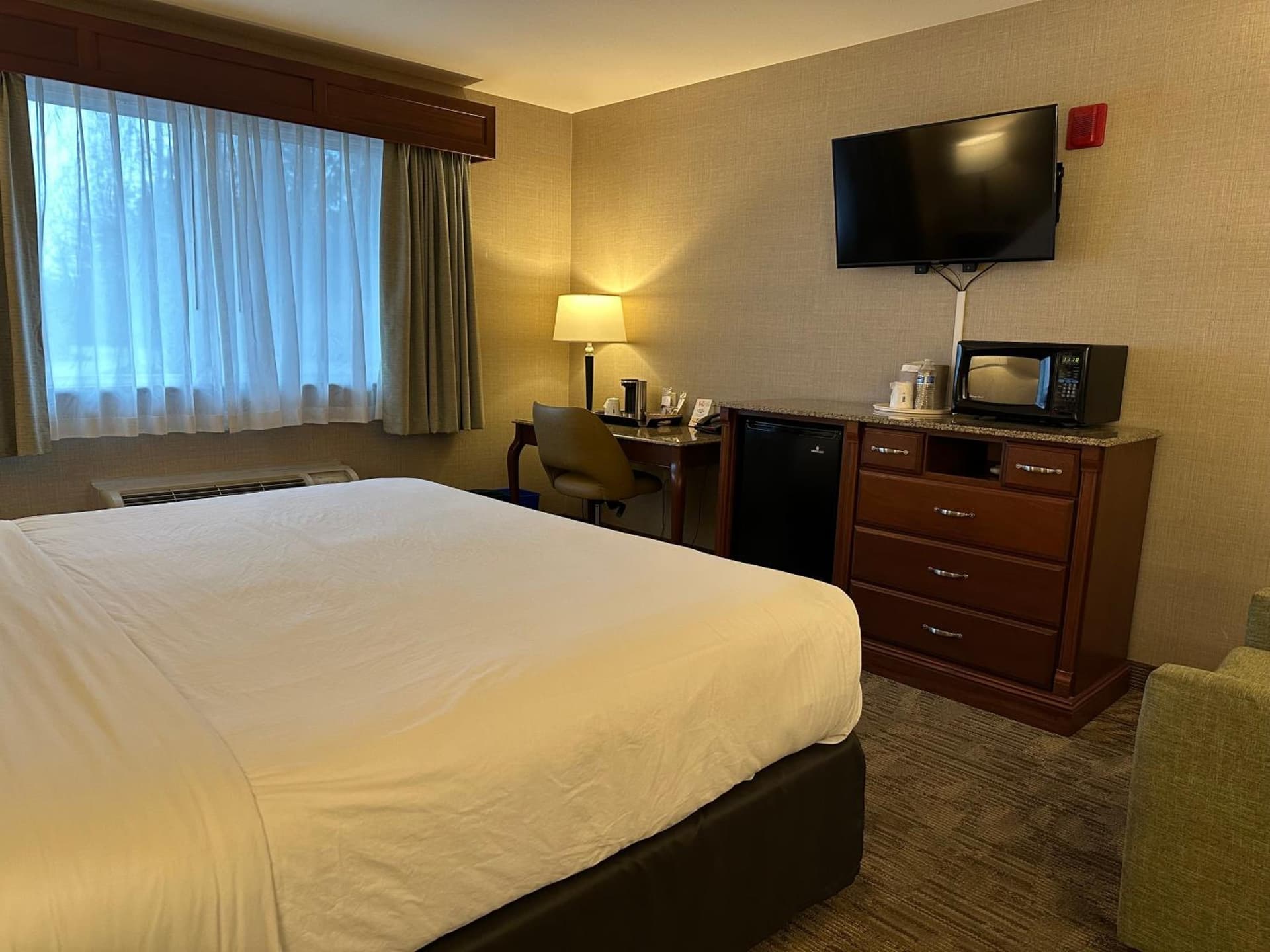 Medallion Inn and Suites property views in Arlington, WA — gallery photo 3