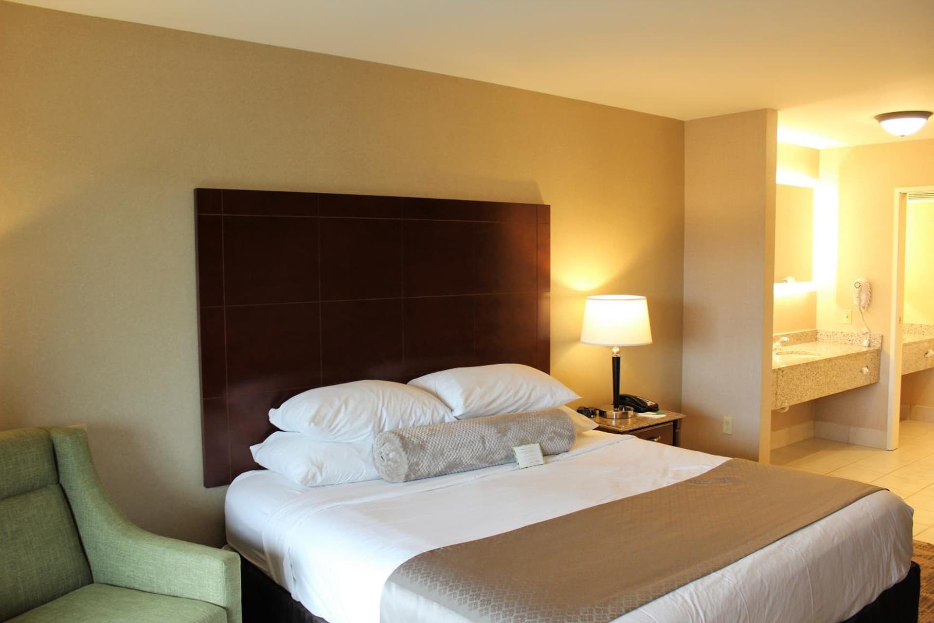 Medallion Inn and Suites gallery photo in Arlington, WA — image 5