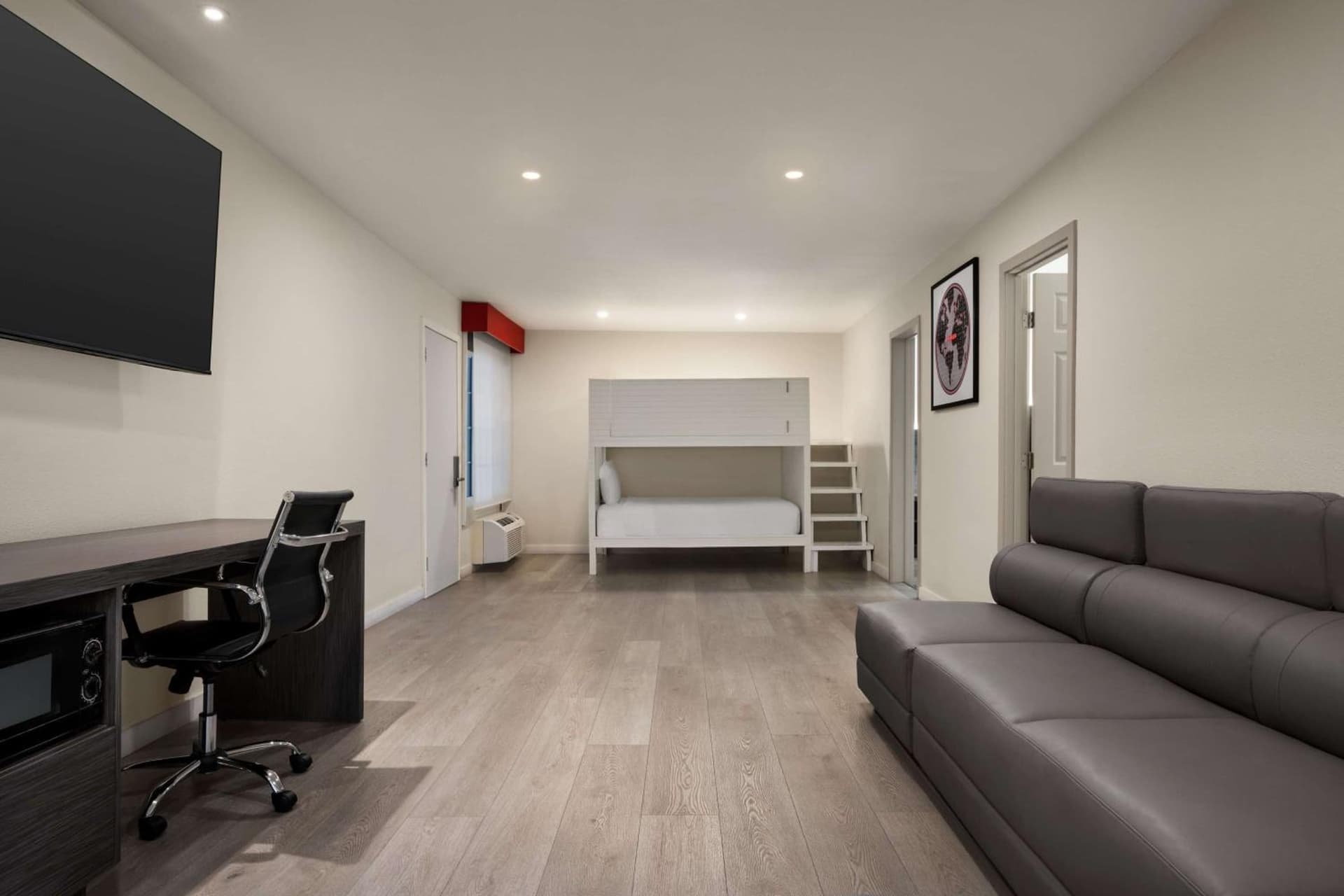 Ramada by Wyndham Anaheim Convention Center gallery photo in Anaheim, CA — image 64