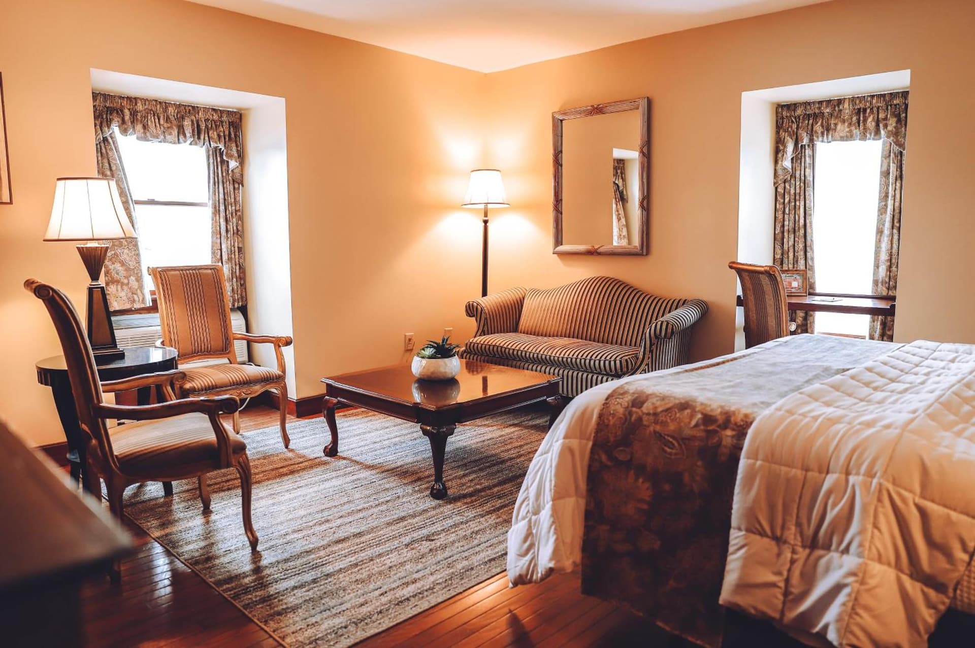 Tom Quick Inn property views in Milford, PA — gallery photo 3