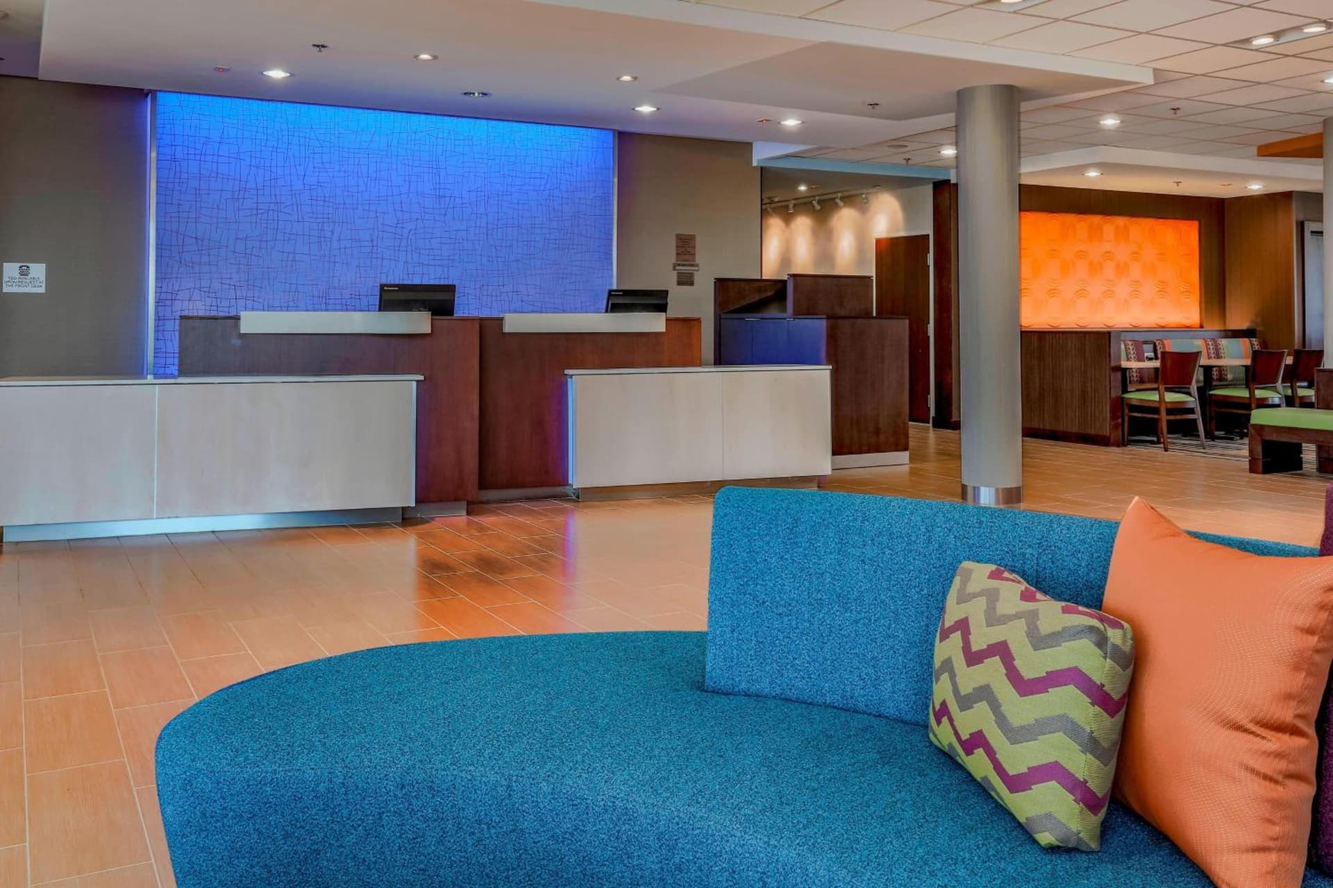 Fairfield Inn & Suites by Marriott Snyder interior in Snyder, TX — gallery photo 2