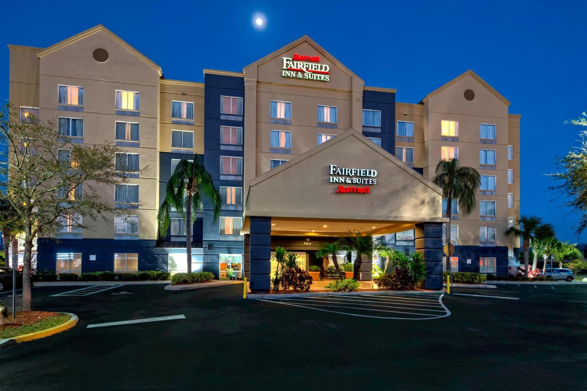 Fairfield Inn and Suites by Marriott Orlando Near Universal Orlando featured exterior or lobby in Orlando, FL — similar hotel