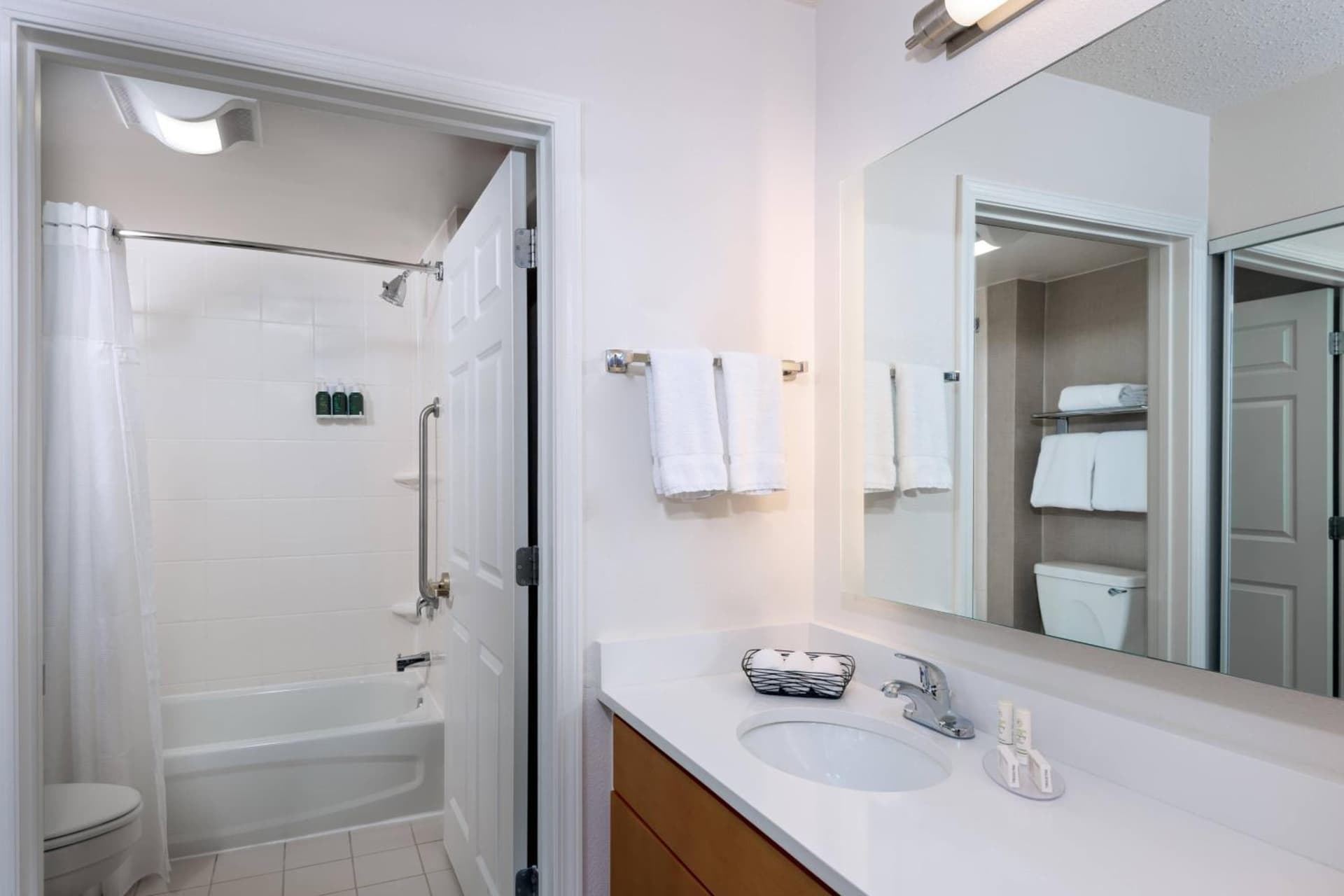 Residence Inn Wayne gallery photo in Wayne, NJ — image 9