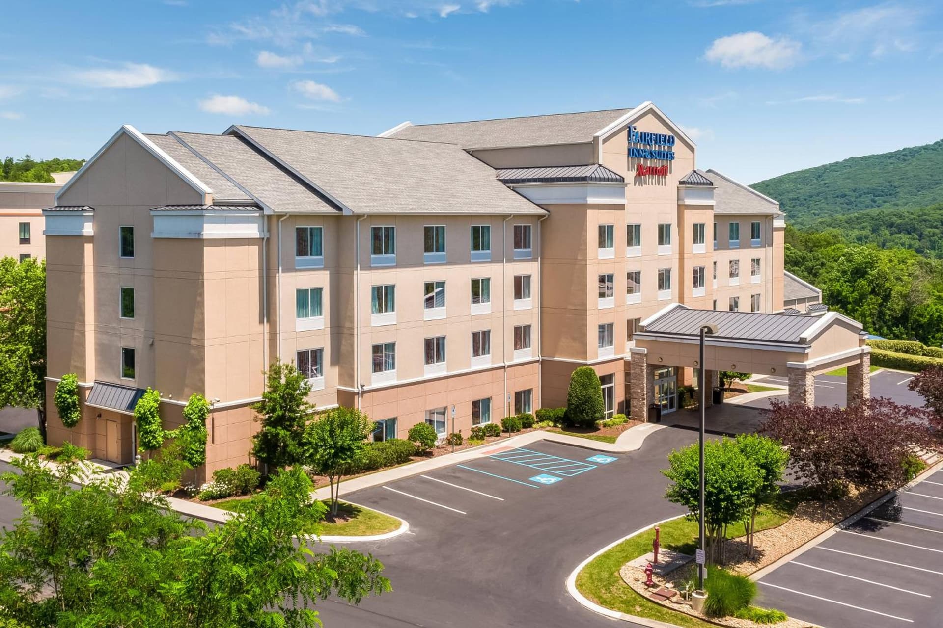 Fairfield Inn & Suites Chattanooga I-24/Lookout Mountain featured exterior or lobby in Chattanooga, TN — similar hotel