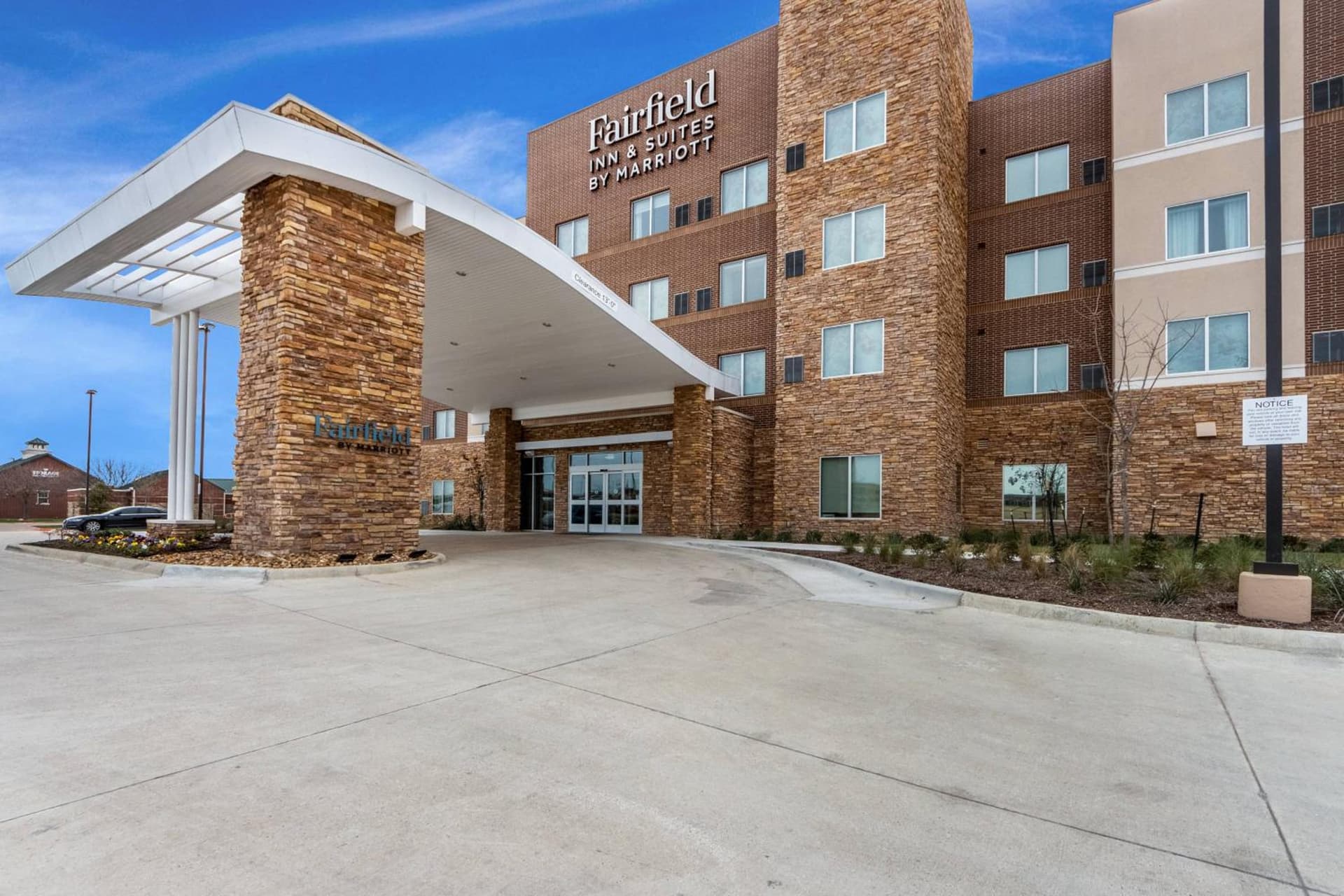 Fairfield Inn & Suites by Marriott Dallas DFW Airport North Coppell Grapevine interior in Coppell, TX — gallery photo 2