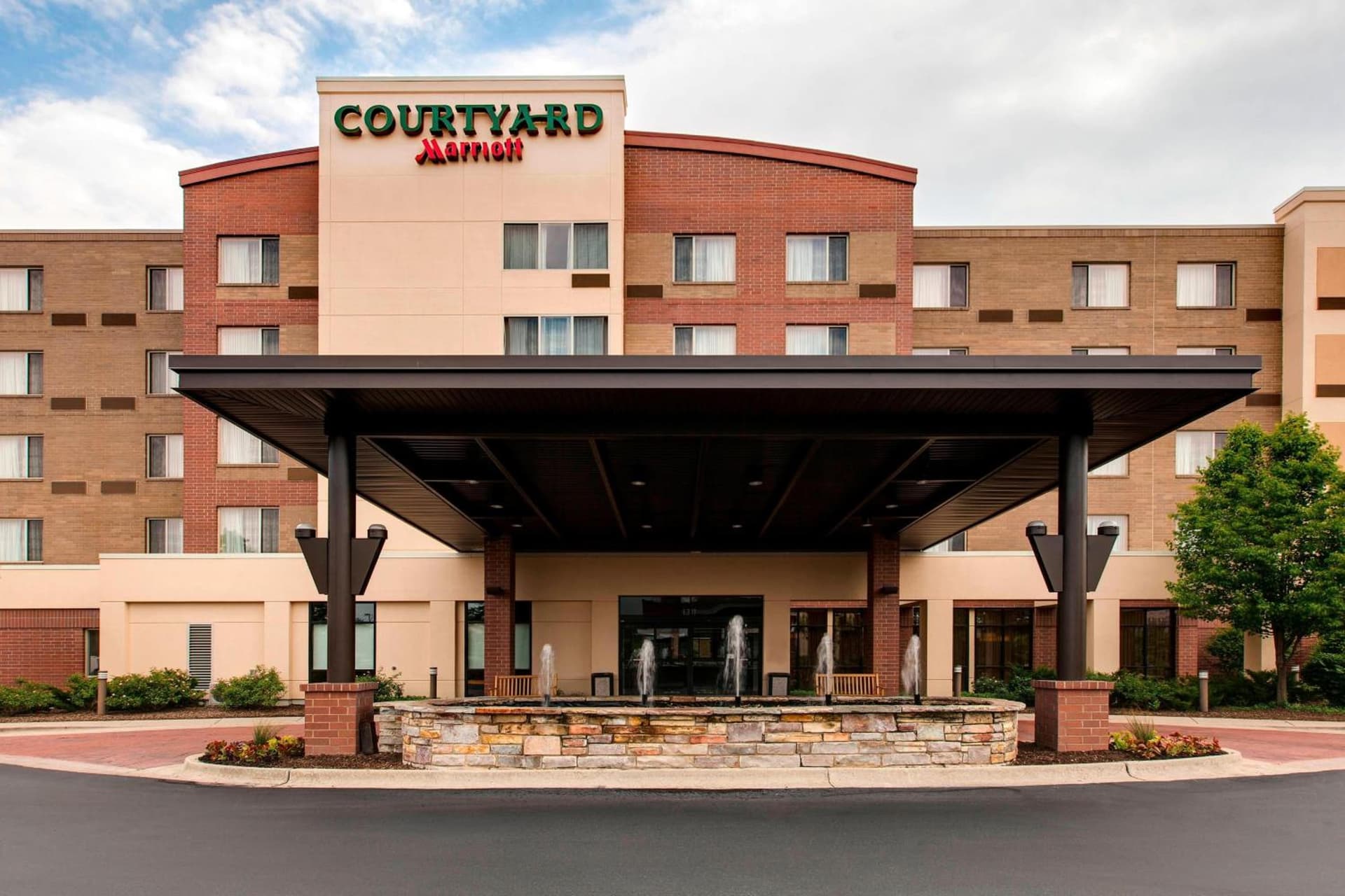Courtyard by Marriott Chicago Schaumburg/Woodfield Mall featured exterior or lobby in Schaumburg, IL — similar hotel