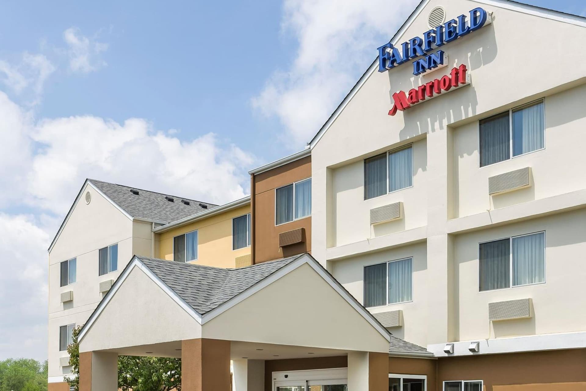 Fairfield Inn & Suites Jackson featured exterior or lobby in Jackson, MI — similar hotel