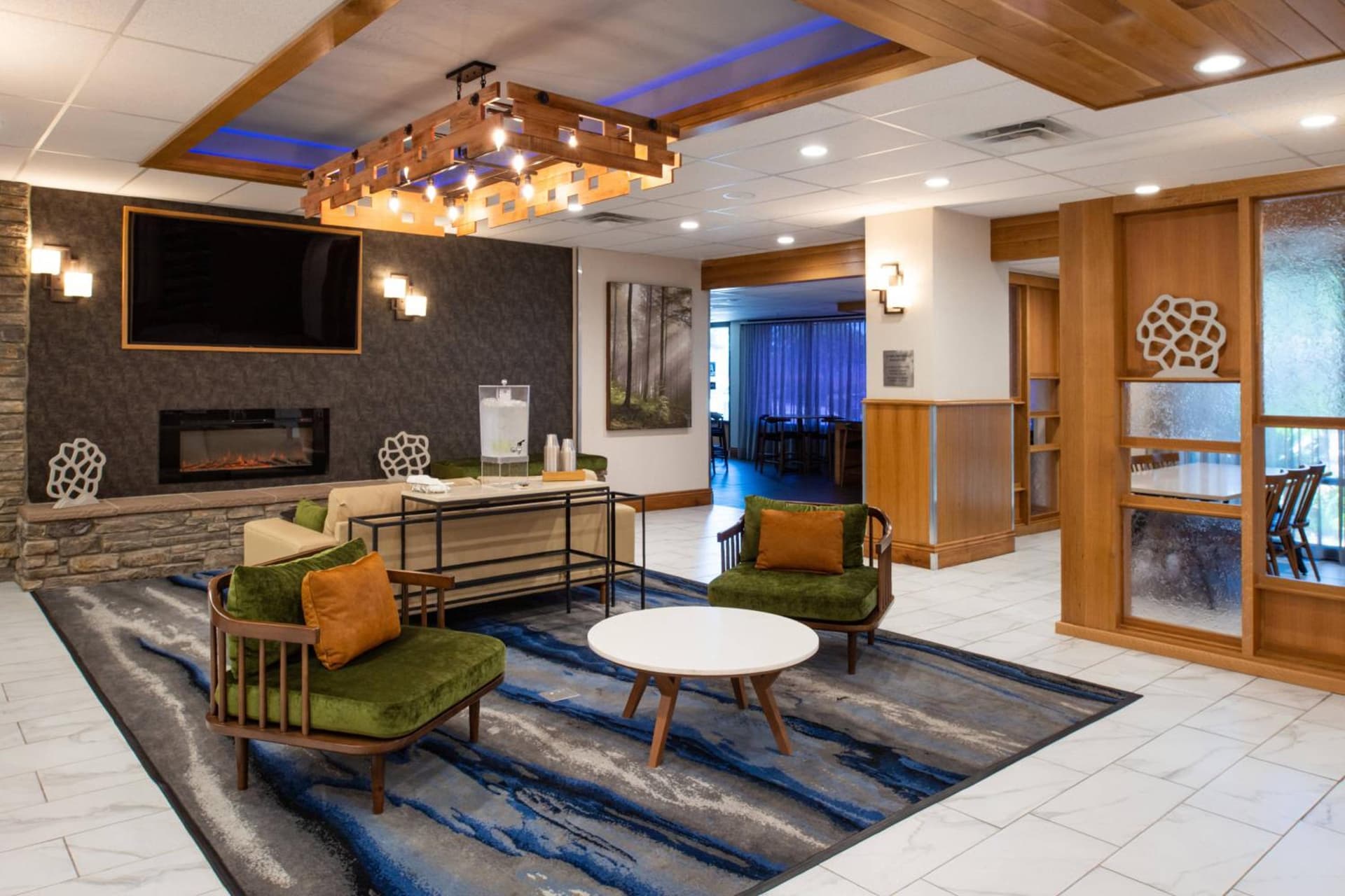 Fairfield Inn and Suites by Marriott Bakersfield Central interior in Bakersfield, CA — gallery photo 2