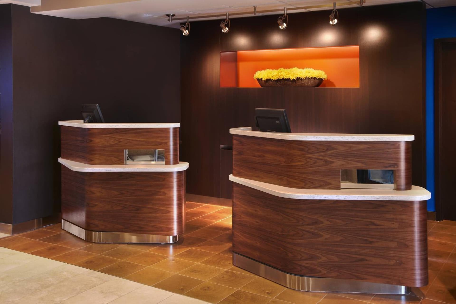Courtyard by Marriott Cleveland Westlake interior in Westlake, OH — gallery photo 2