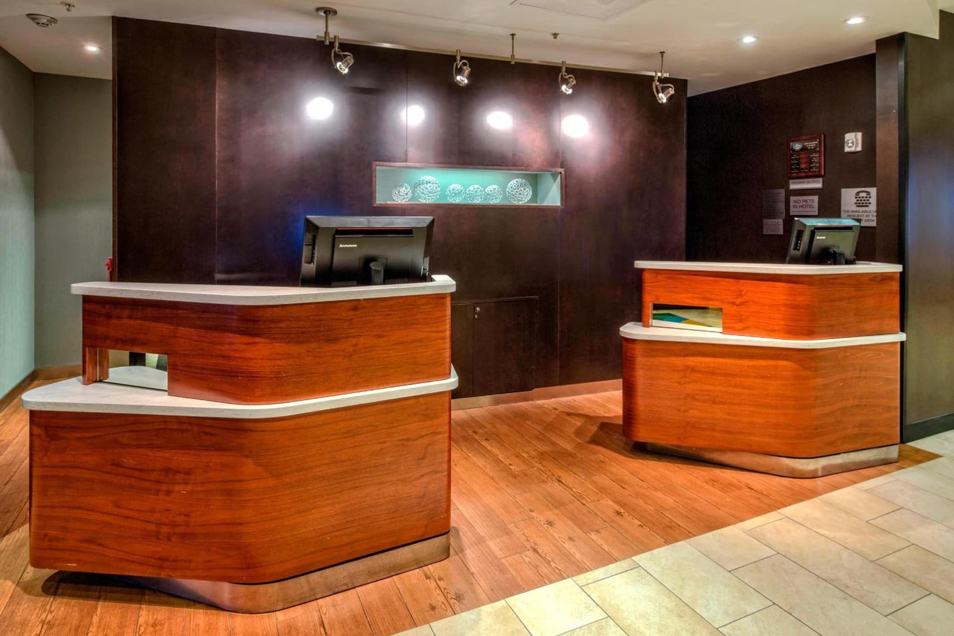 Courtyard by Marriott Alexandria interior in Alexandria, LA — gallery photo 2
