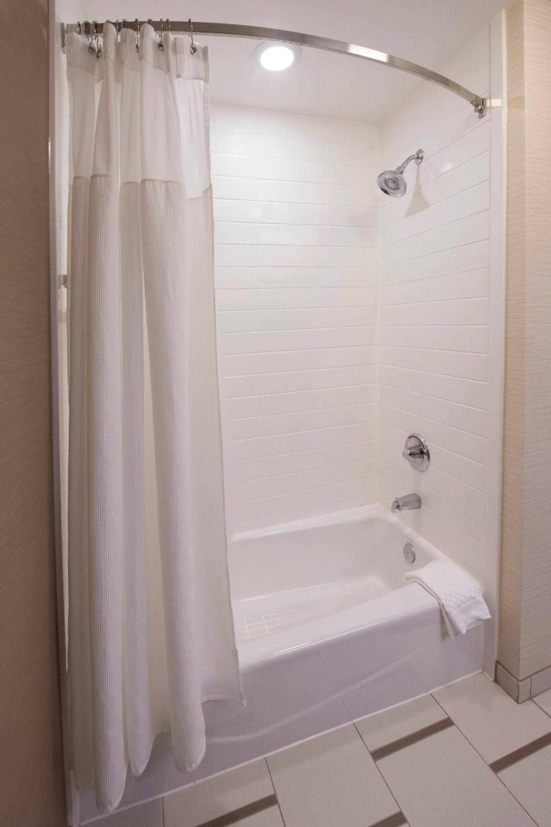 Fairfield Inn & Suites Lynchburg Liberty University gallery photo in Lynchburg, VA — image 10