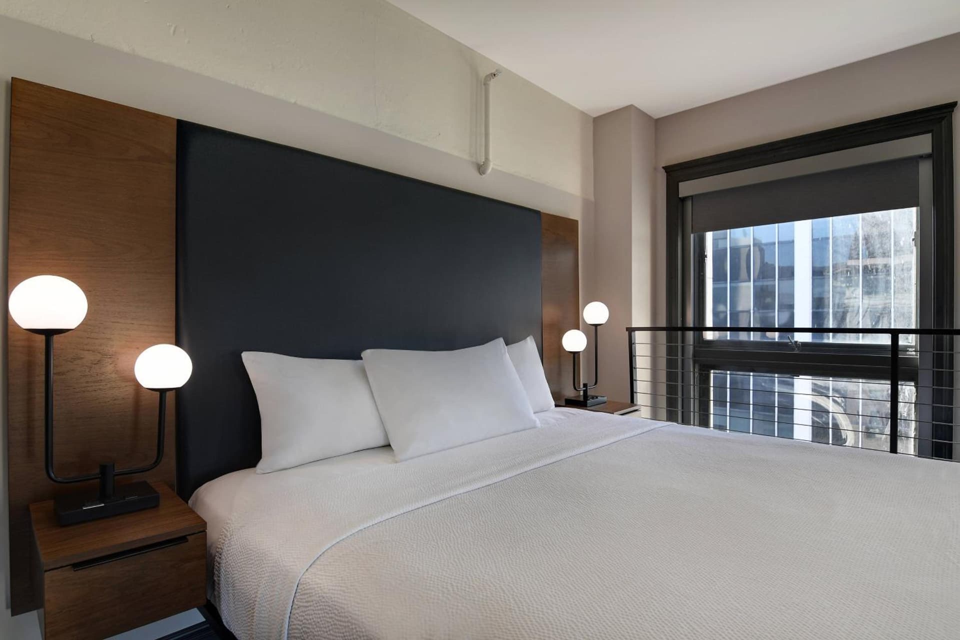 Courtyard by Marriott Cincinnati Downtown gallery photo in Cincinnati, OH — image 35