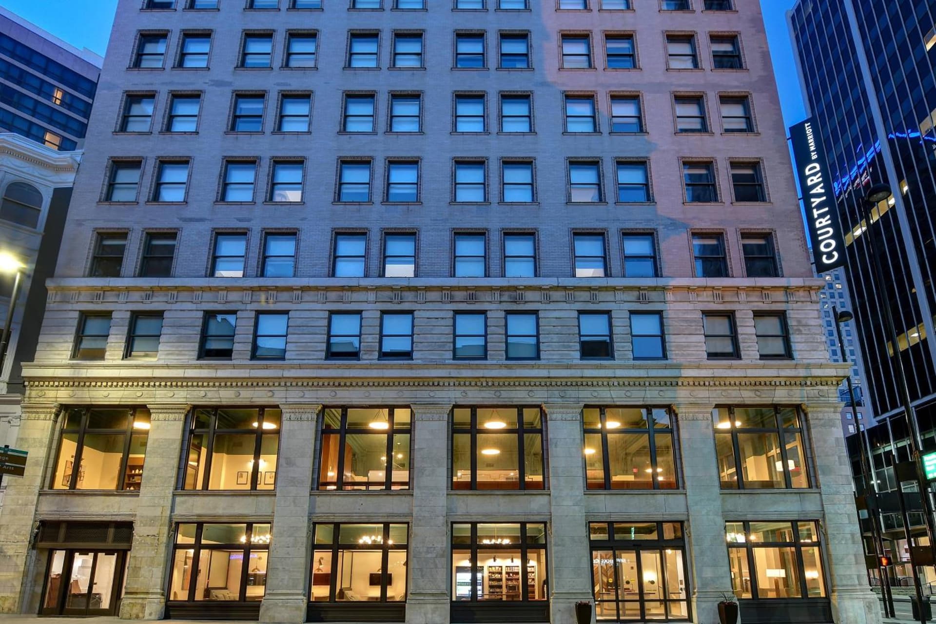 Courtyard by Marriott Cincinnati Downtown property views in Cincinnati, OH — gallery photo 3