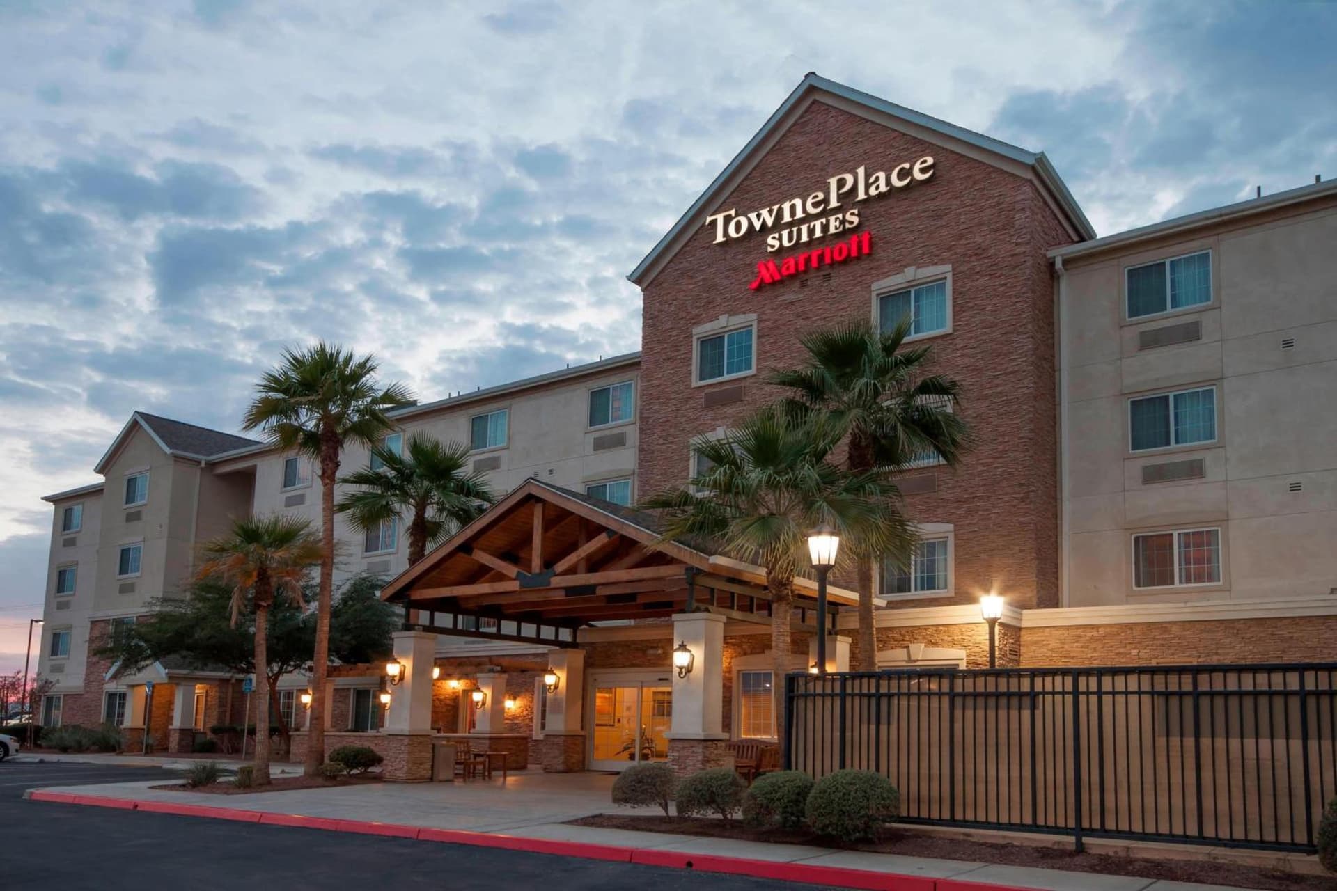 TownePlace Suites El Centro interior in El Centro, CA — gallery photo 2