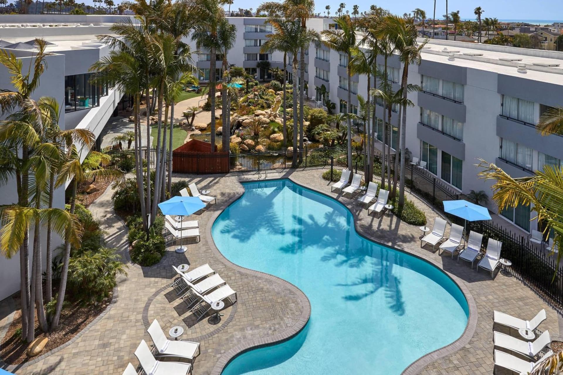 Ventura Beach Marriott interior in Ventura, CA — gallery photo 2