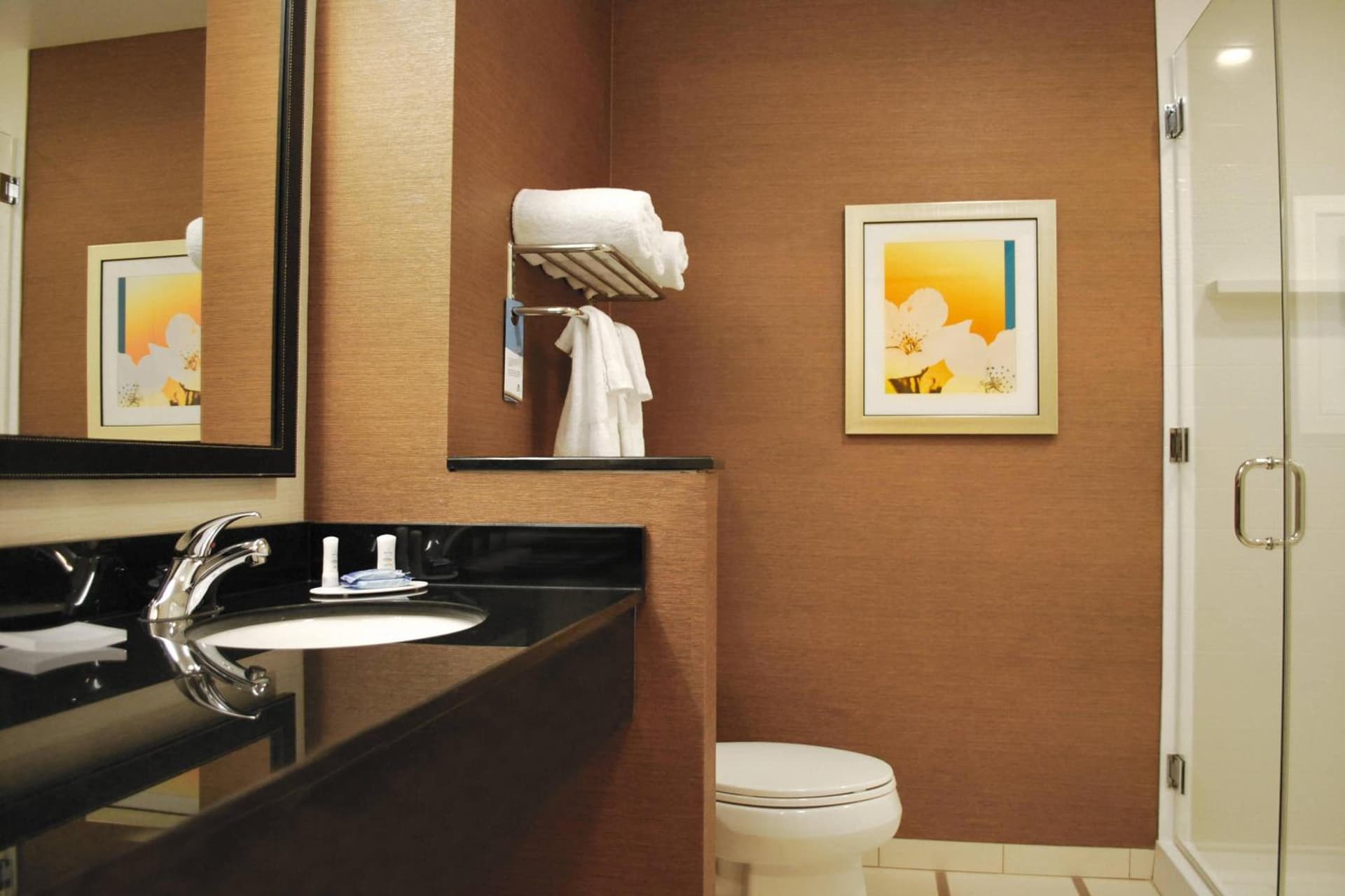 Fairfield Inn & Suites by Marriott Springfield Northampton/Amherst interior in Northampton, MA — gallery photo 2