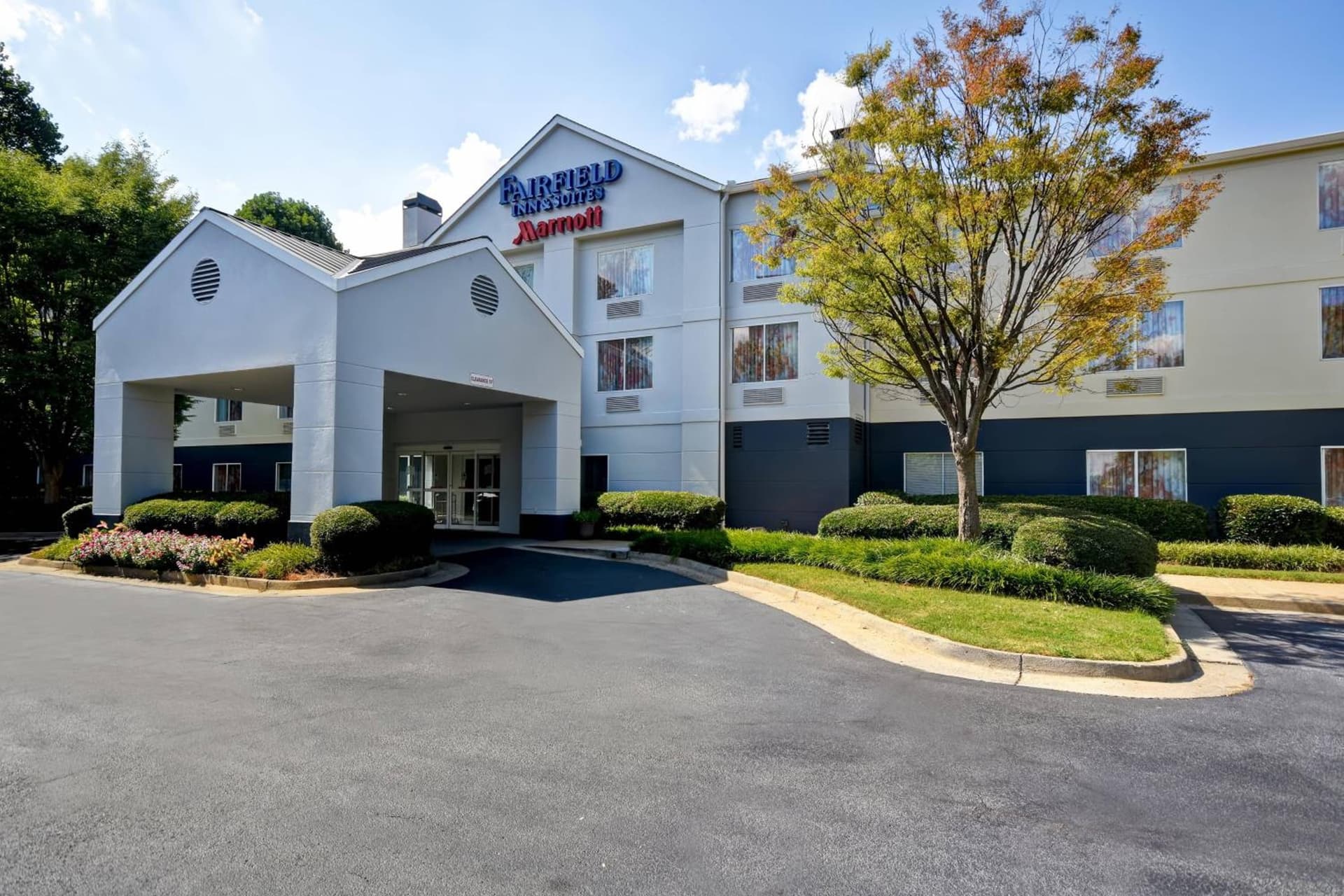 Fairfield Inn & Suites by Marriott Atlanta Kennesaw interior in Kennesaw, GA — gallery photo 2