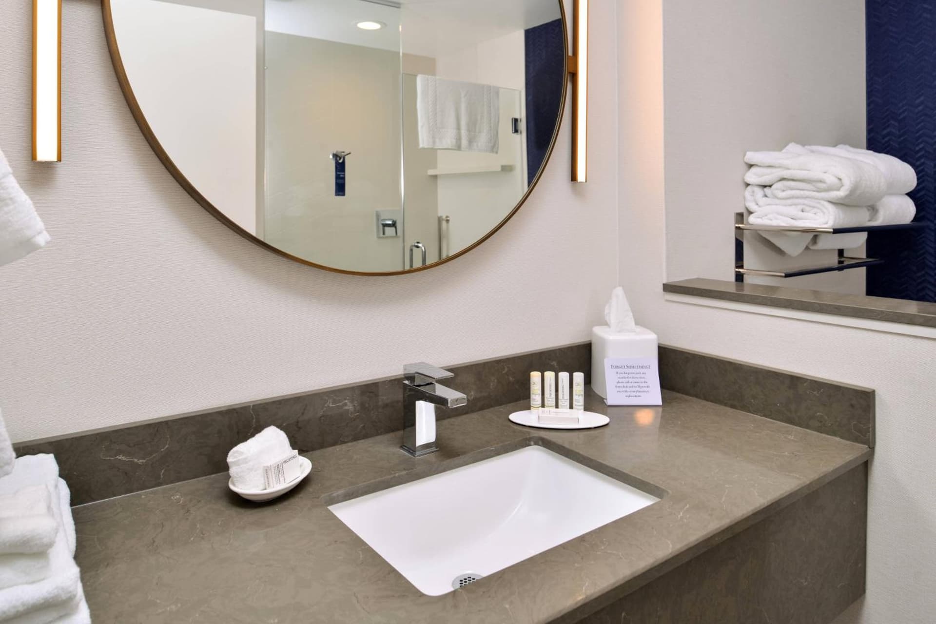 Fairfield Inn & Suites by Marriott Canton gallery photo in Canton — image 4