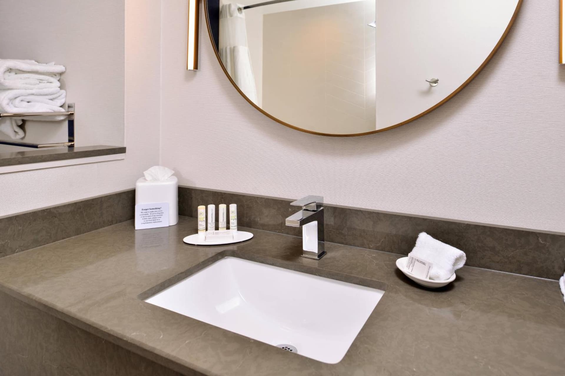 Fairfield Inn & Suites by Marriott Canton gallery photo in Canton — image 25