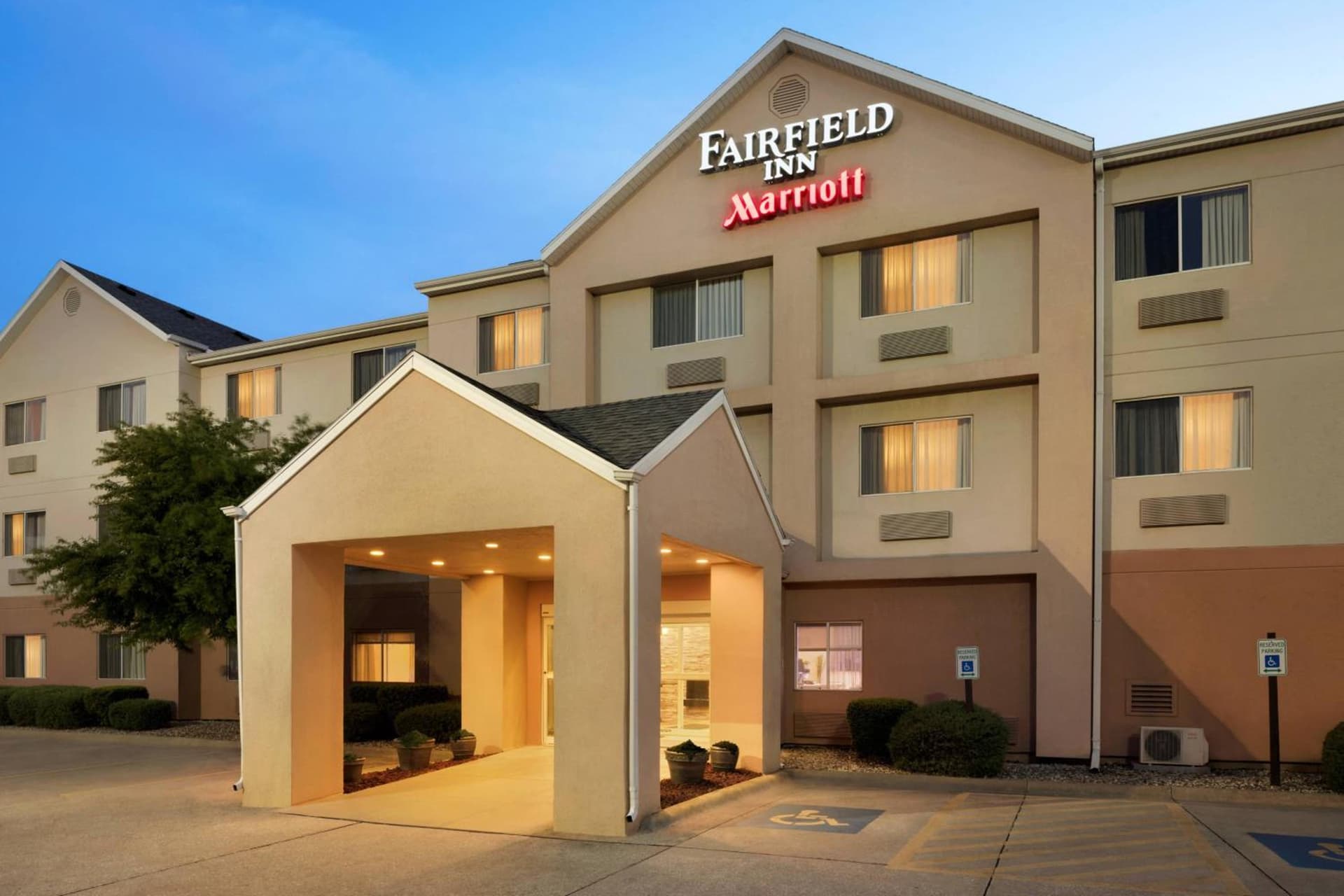 Fairfield Inn Kankakee Bourbonnais interior in Bourbonnais, IL — gallery photo 2