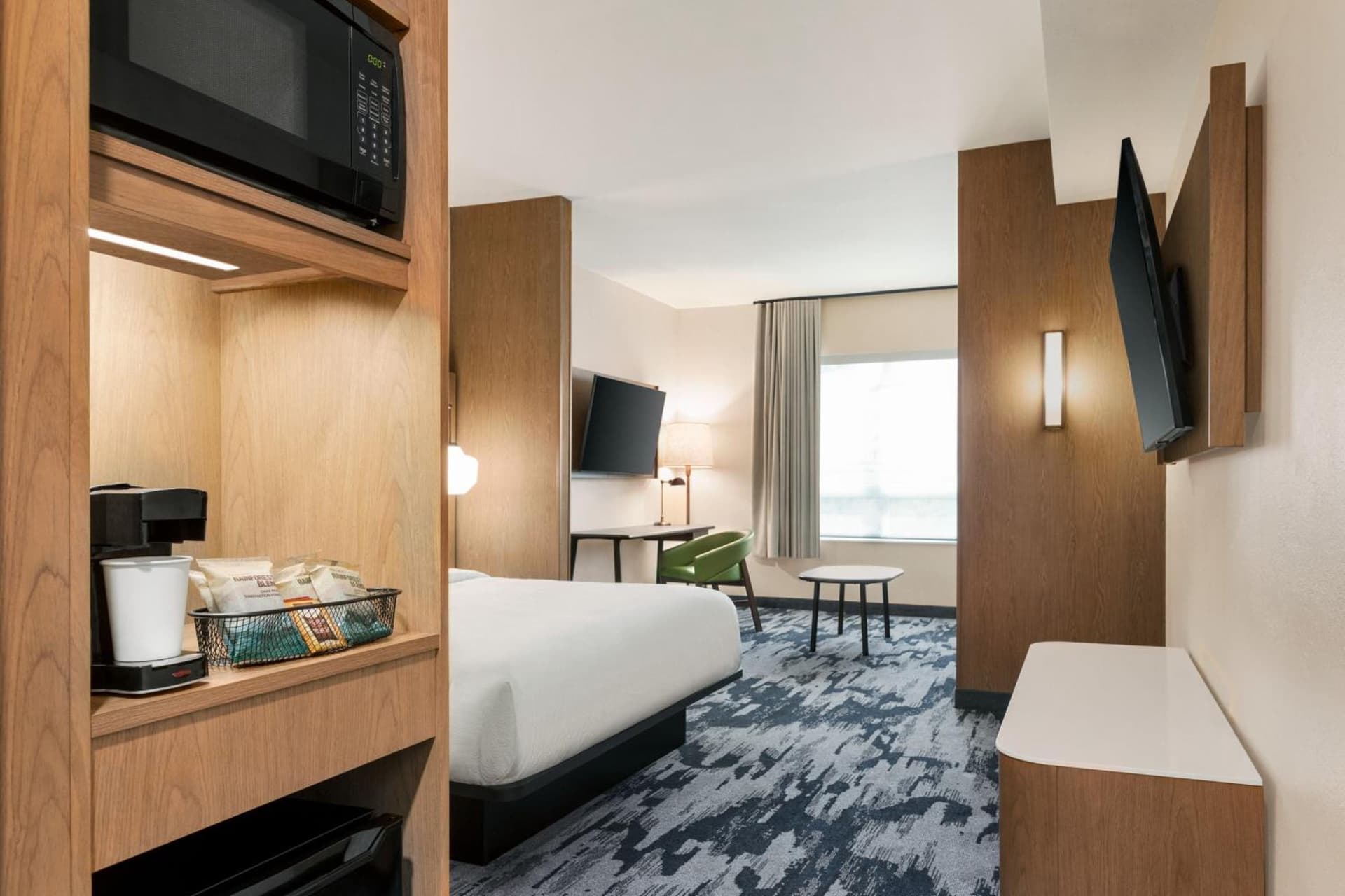 Fairfield by Marriott Inn & Suites Bonita Springs interior in Bonita Springs, FL — gallery photo 2
