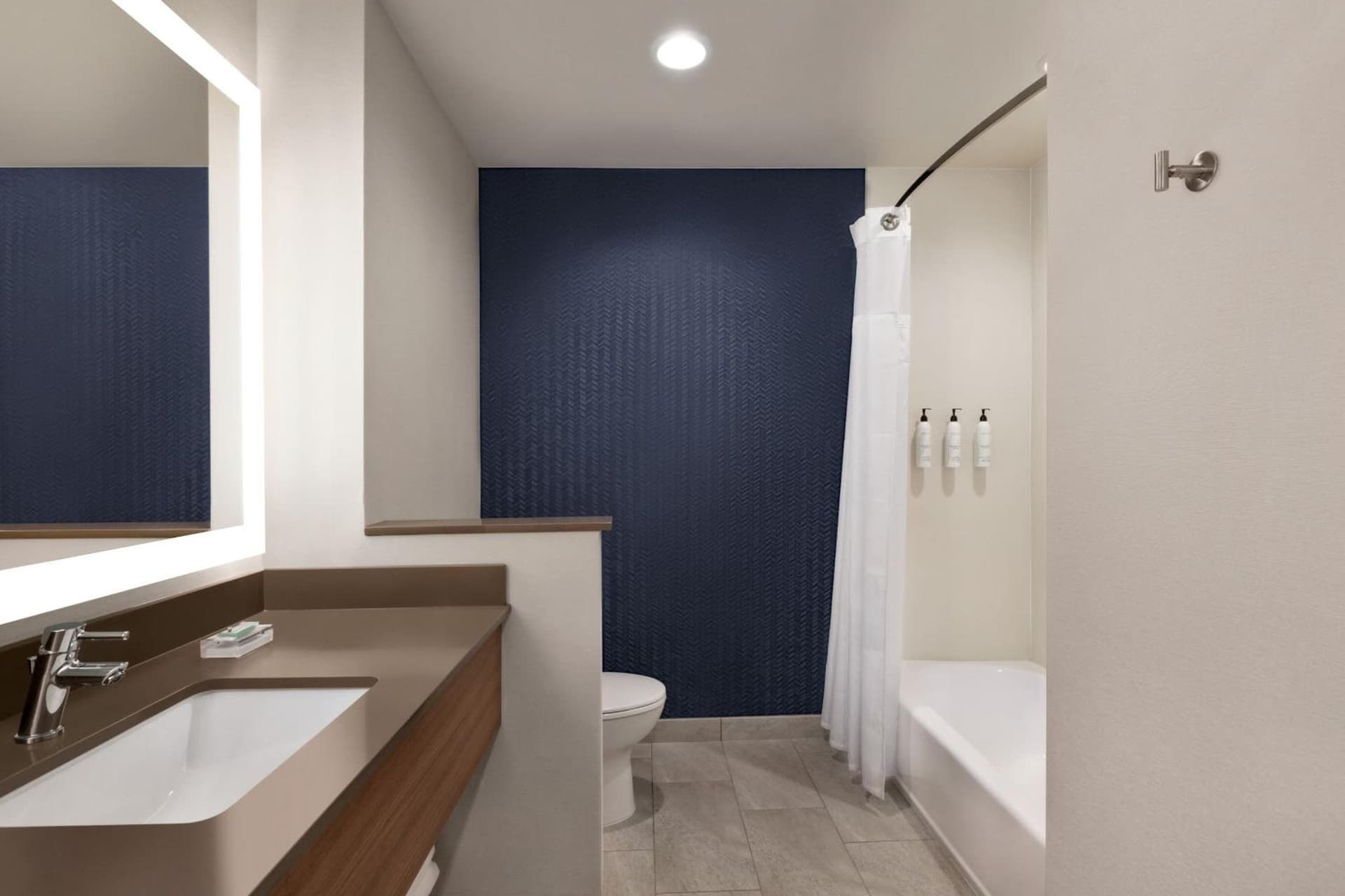 Fairfield by Marriott Inn & Suites Bonita Springs gallery photo in Bonita Springs, FL — image 22
