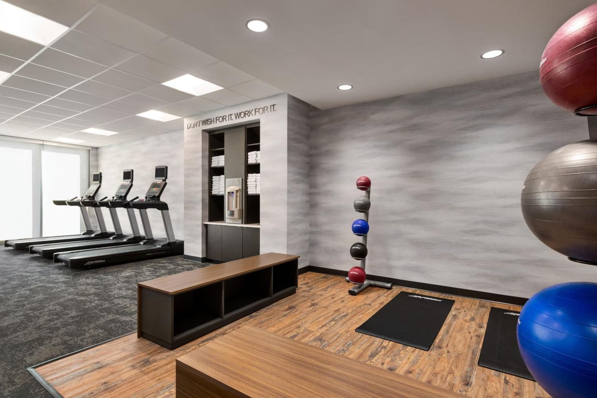 Fairfield by Marriott Inn & Suites Bonita Springs gallery photo in Bonita Springs, FL — image 6