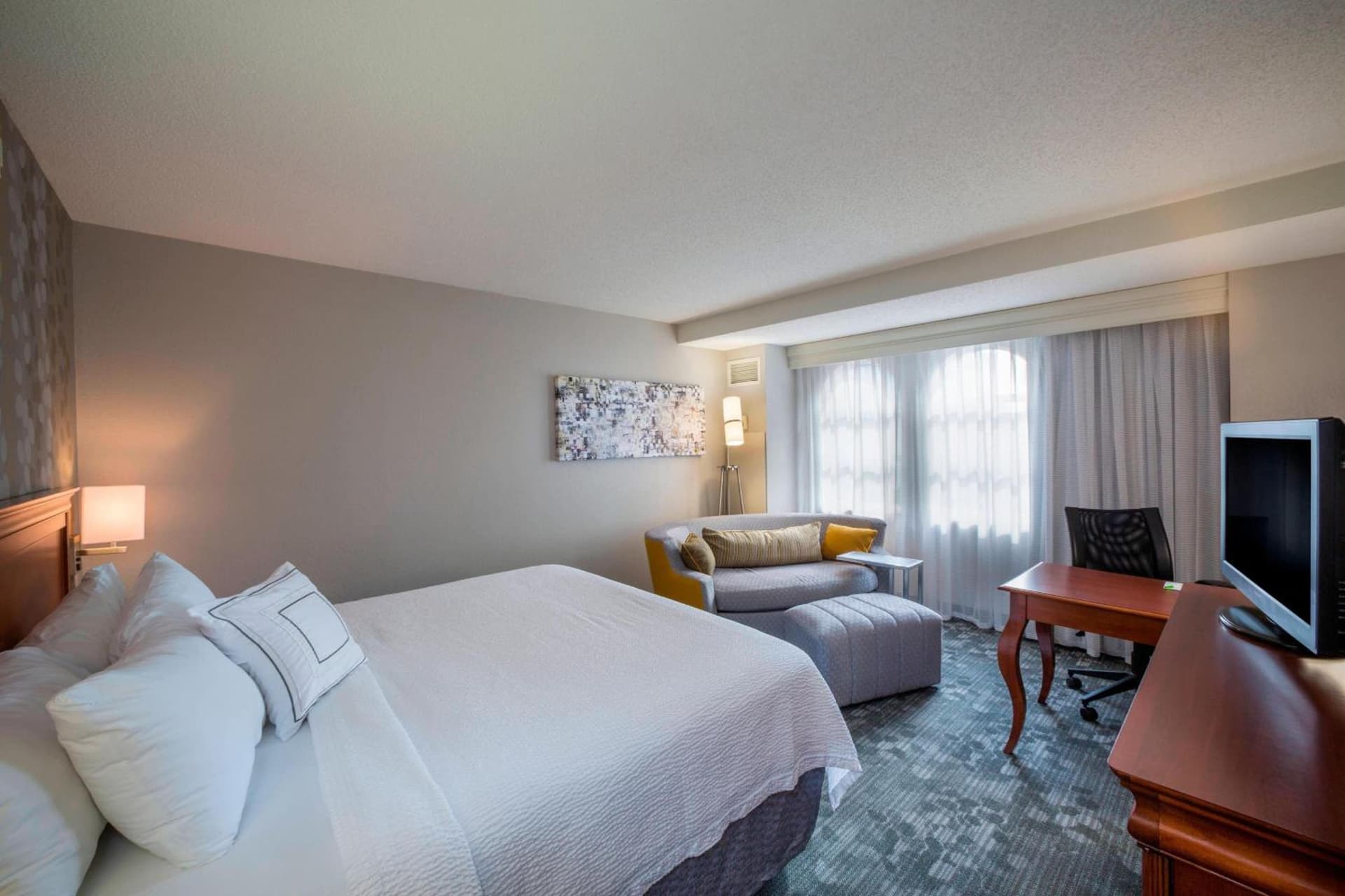 Courtyard by Marriott Norfolk Downtown gallery photo in Norfolk, VA — image 20