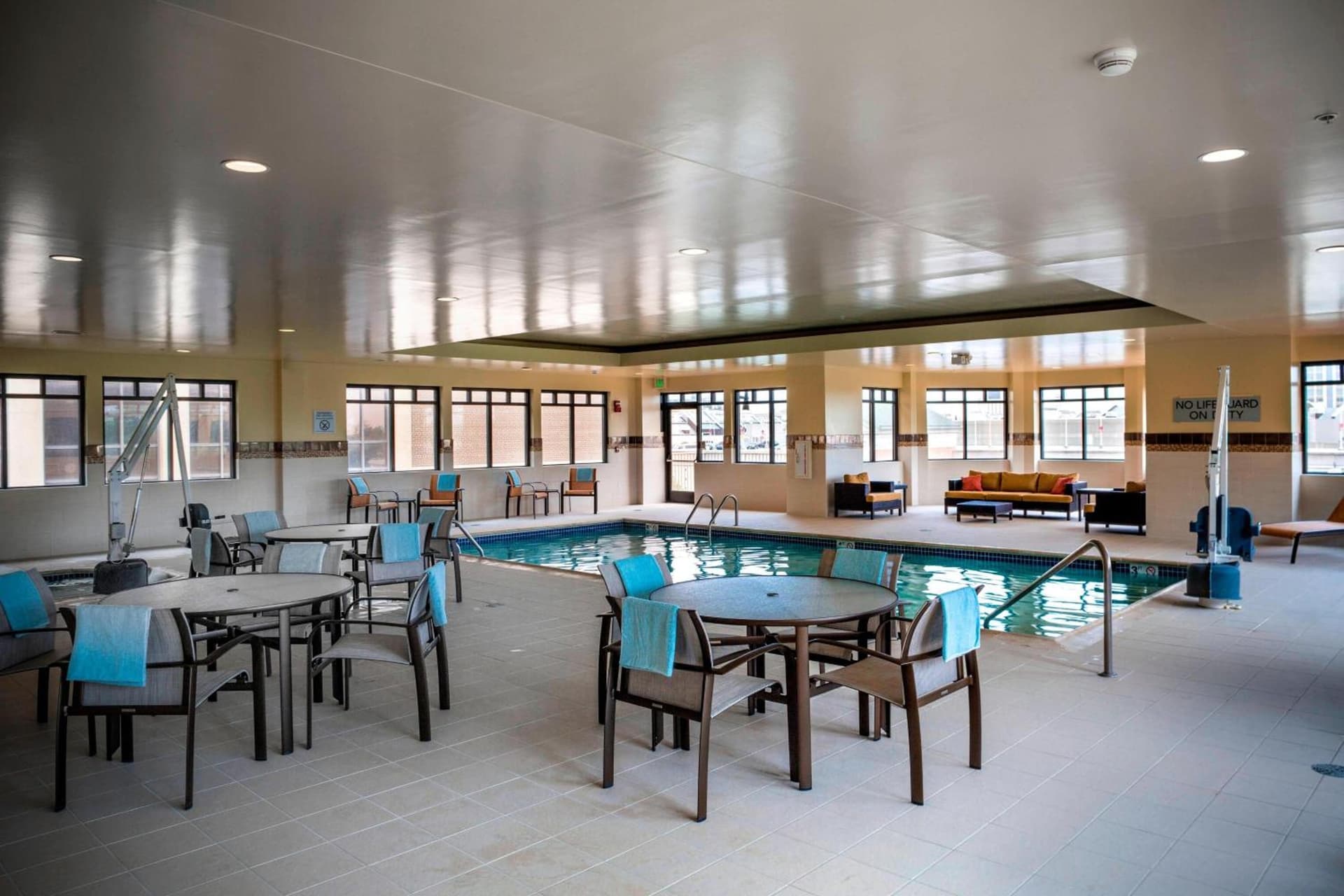 Courtyard by Marriott Norfolk Downtown gallery photo in Norfolk, VA — image 17