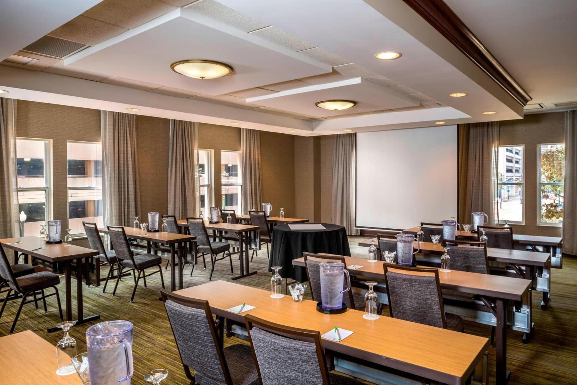 Courtyard by Marriott Norfolk Downtown gallery photo in Norfolk, VA — image 32