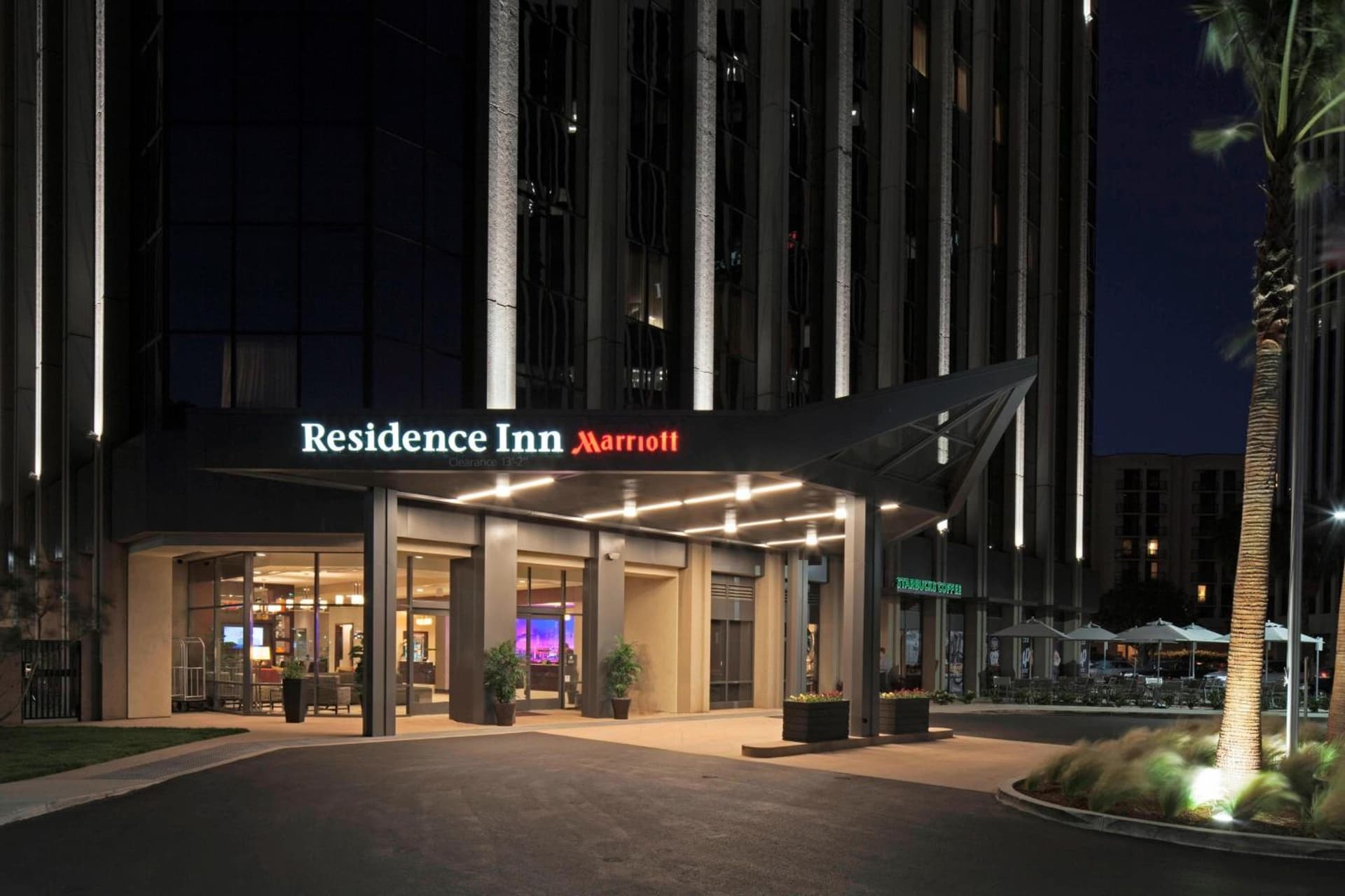 Residence Inn by Marriott Los Angeles LAX/Century Boulevard property views in Los Angeles, CA — gallery photo 3