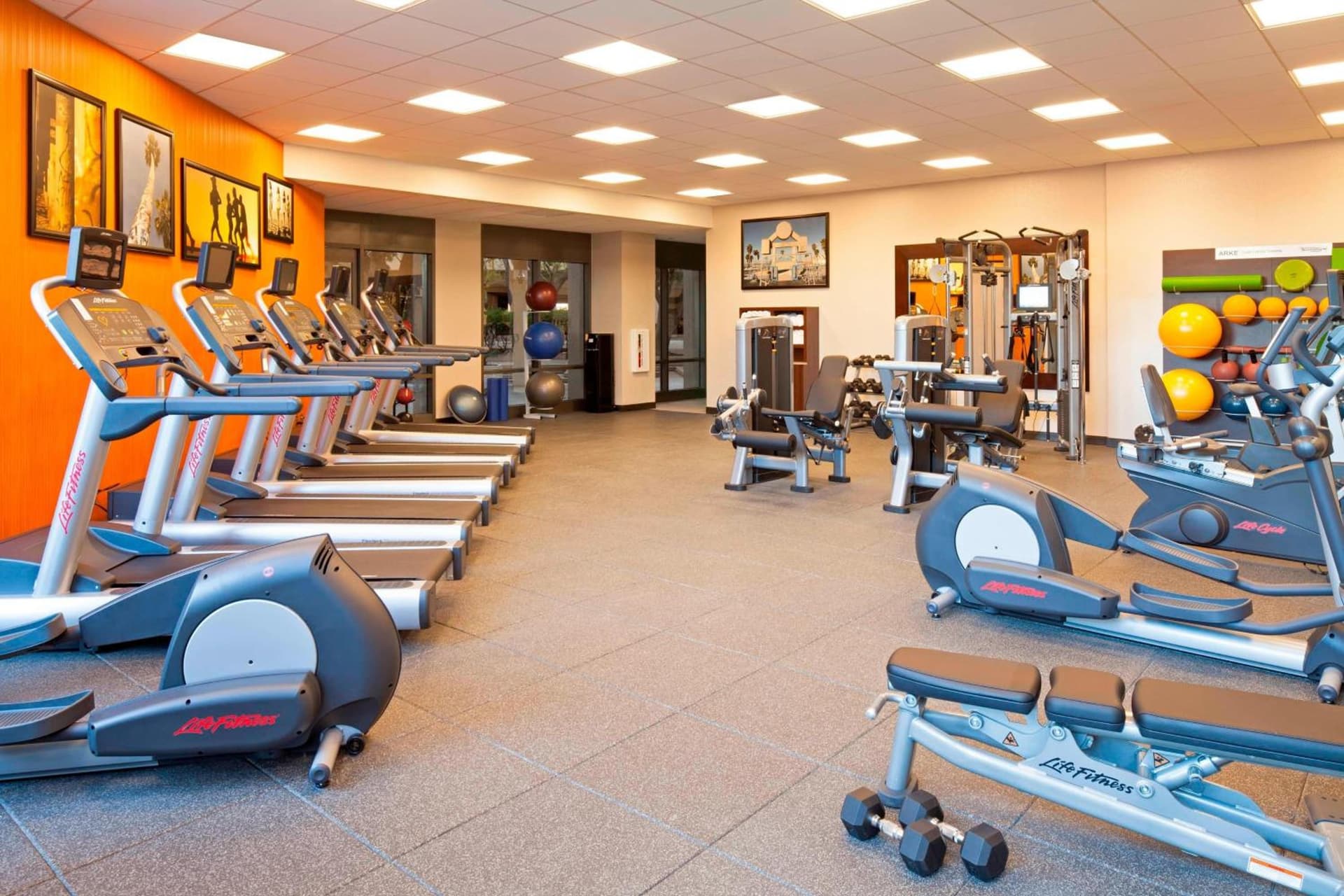 Residence Inn by Marriott Los Angeles LAX/Century Boulevard gallery photo in Los Angeles, CA — image 13