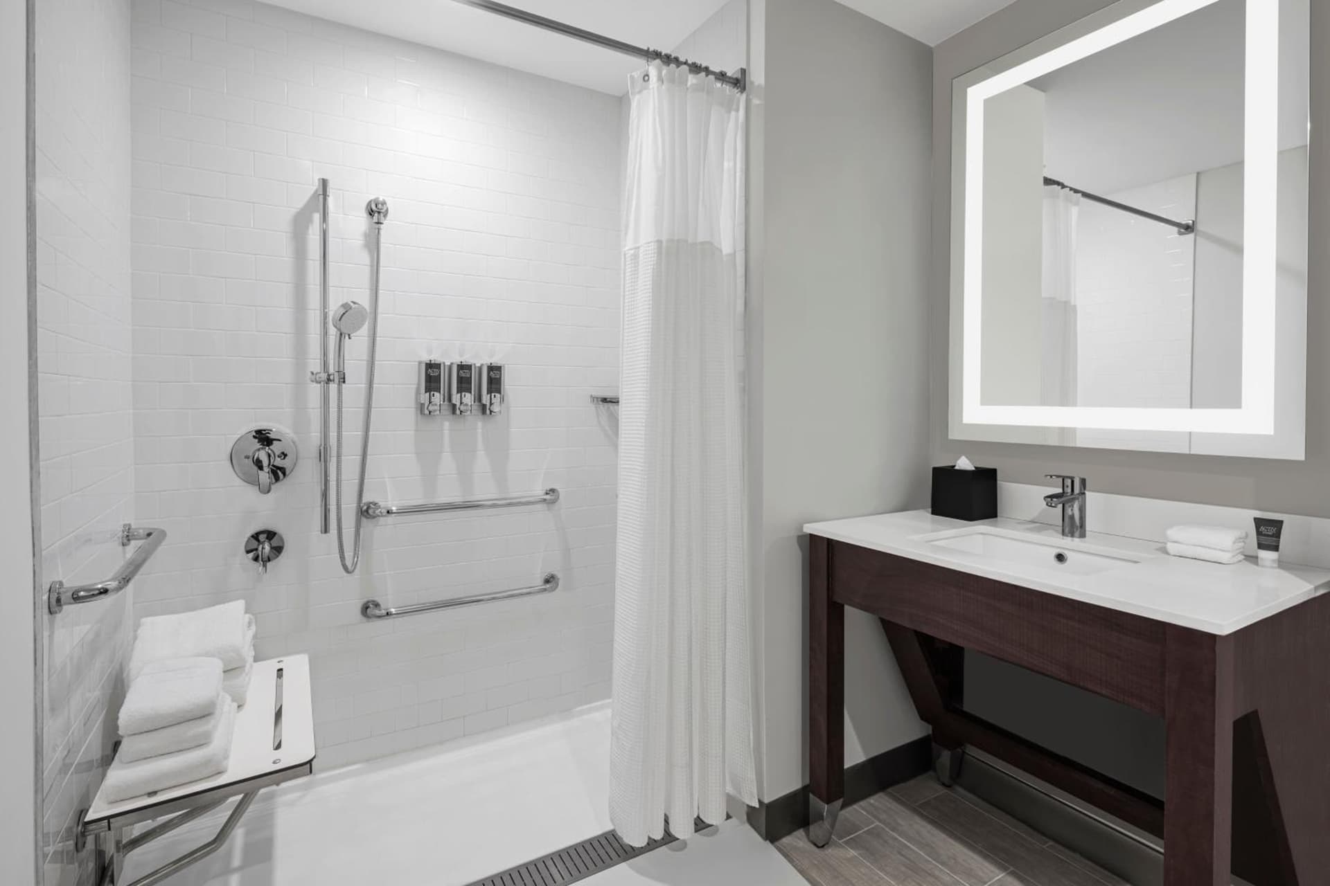 Four Points by Sheraton Flushing gallery photo in Queens, NY — image 7