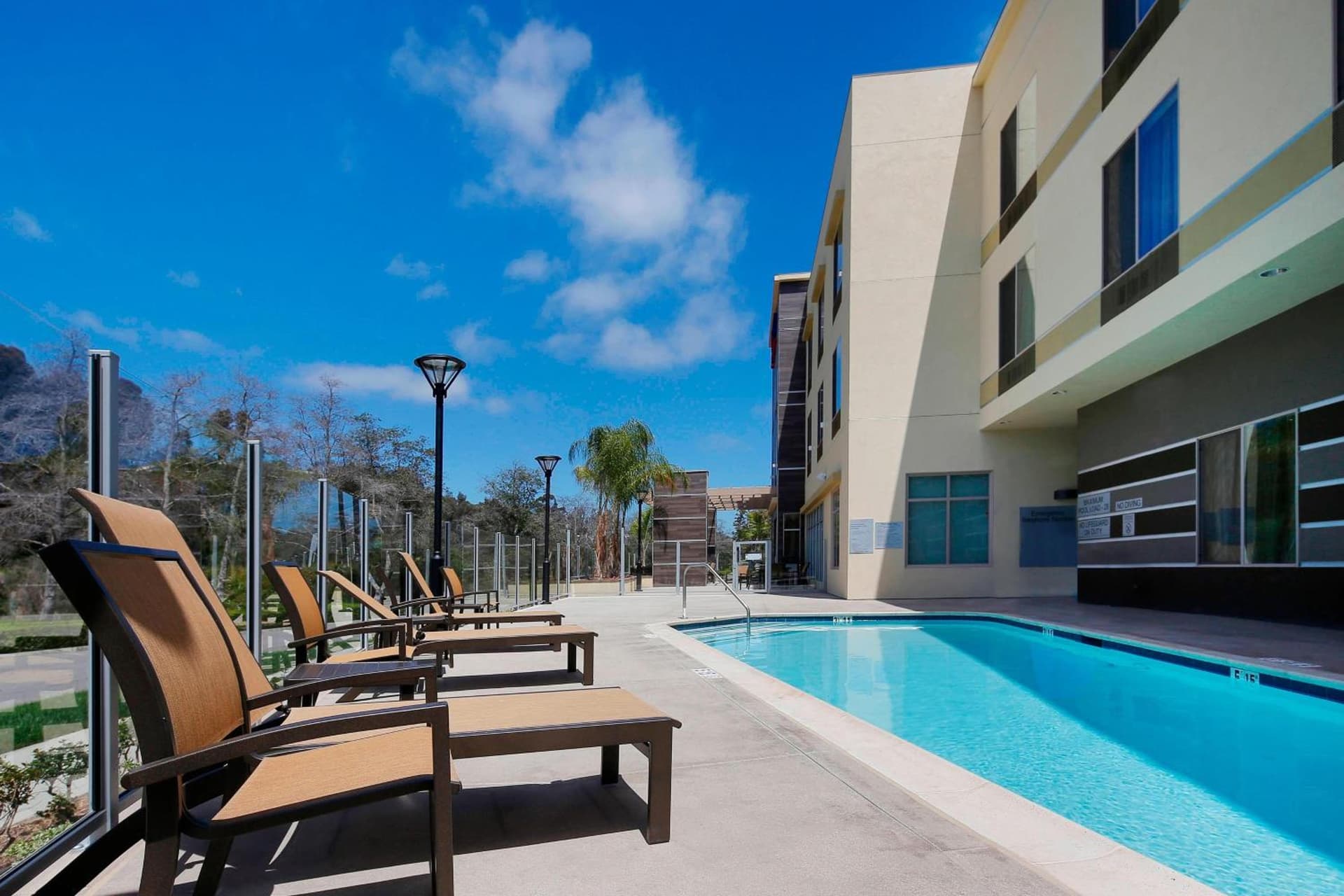 Fairfield Inn & Suites by Marriott San Diego Carlsbad gallery photo in Carlsbad, CA — image 8