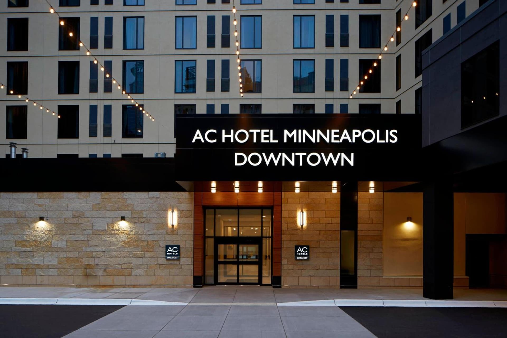 AC Hotel by Marriott Minneapolis Downtown interior in Minneapolis, MN — gallery photo 2