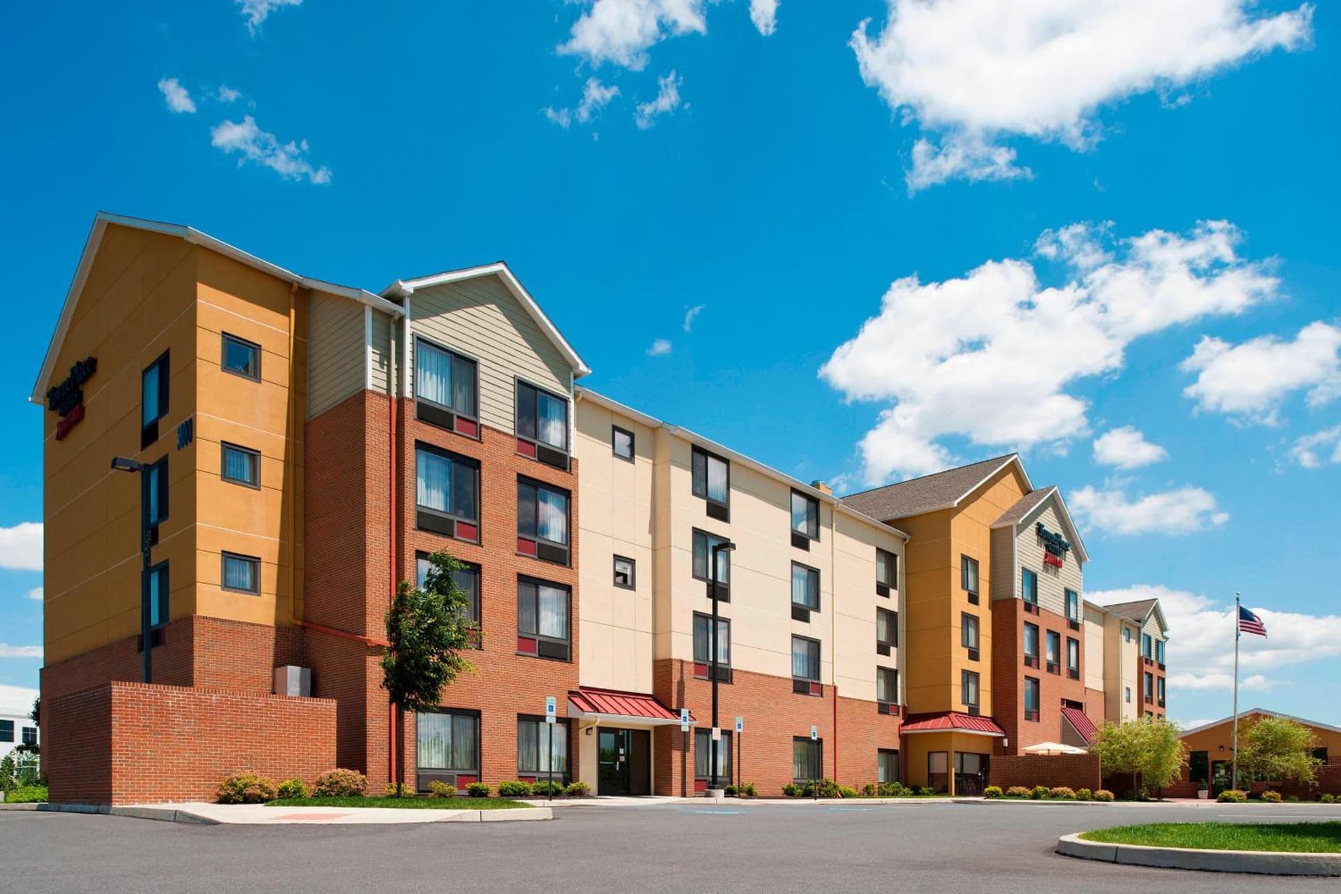 TownePlace Suites by Marriott Bethlehem Easton/Lehigh Valley featured exterior or lobby in Hollo, PA — similar hotel