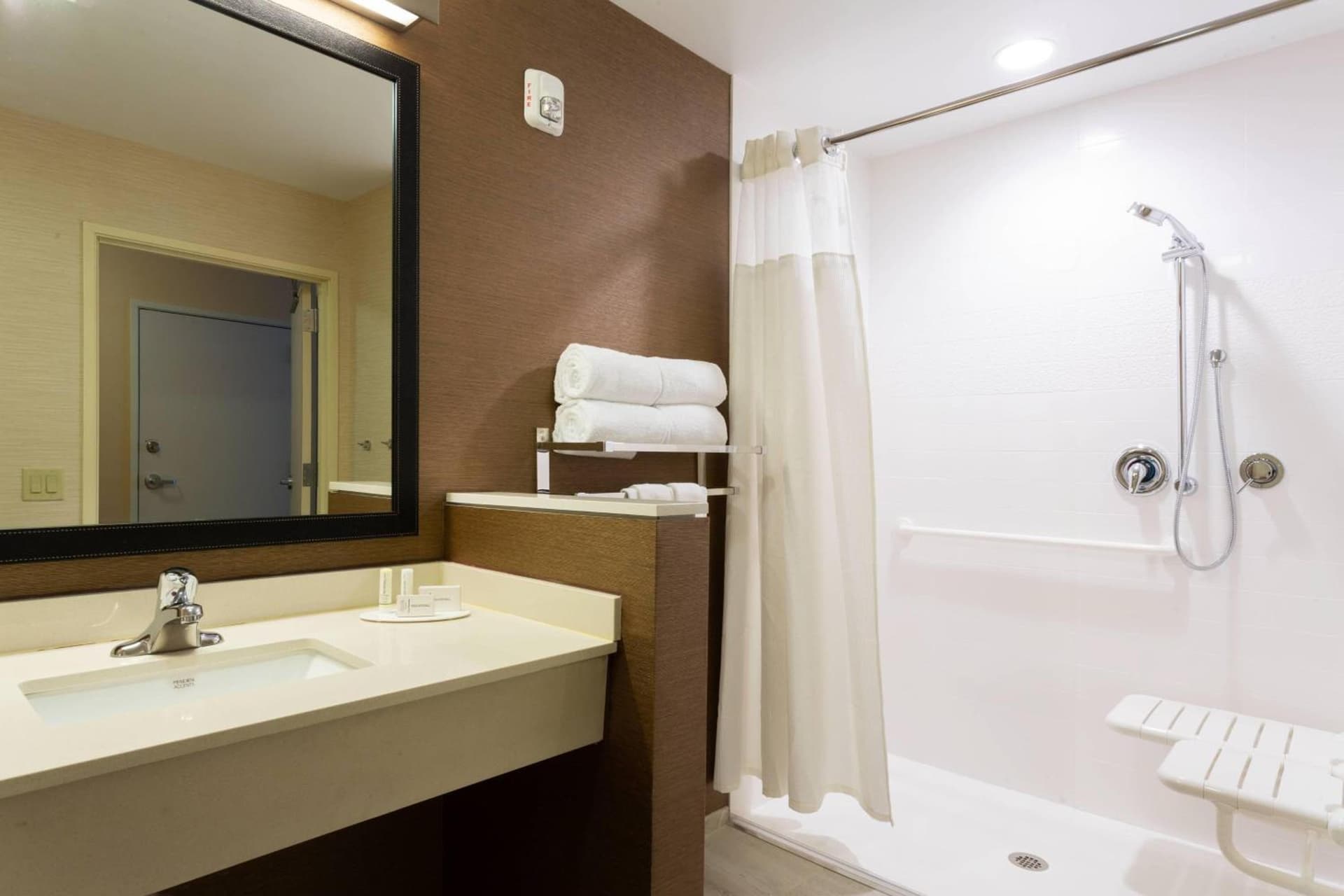 Fairfield Inn & Suites By Marriott Fort Lauderdale Downtown/Las Olas interior in Fort Lauderdale, FL — gallery photo 2