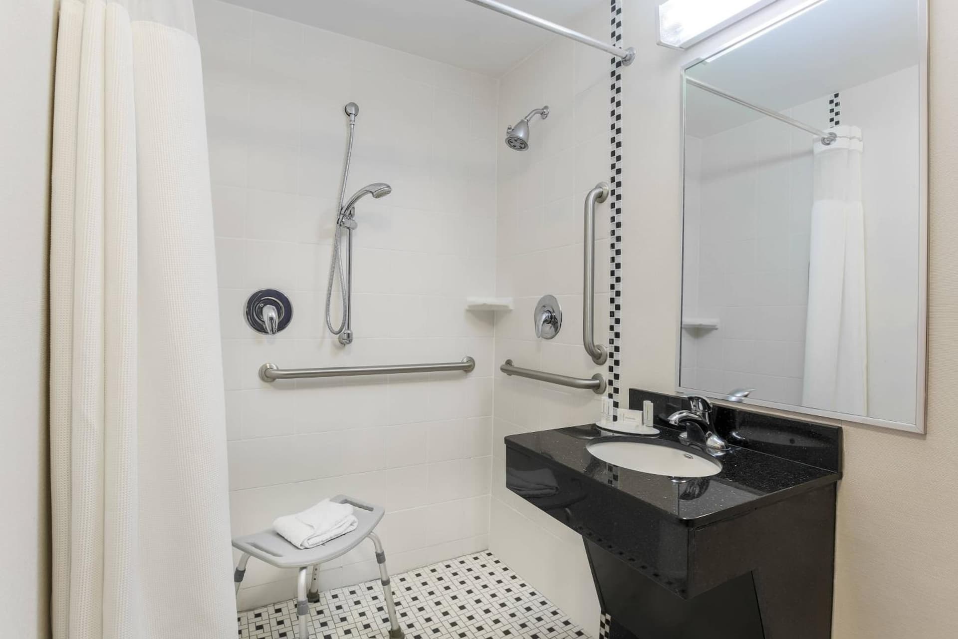 Fairfield Inn & Suites by Marriott Mahwah gallery photo in Mahwah, NJ — image 20